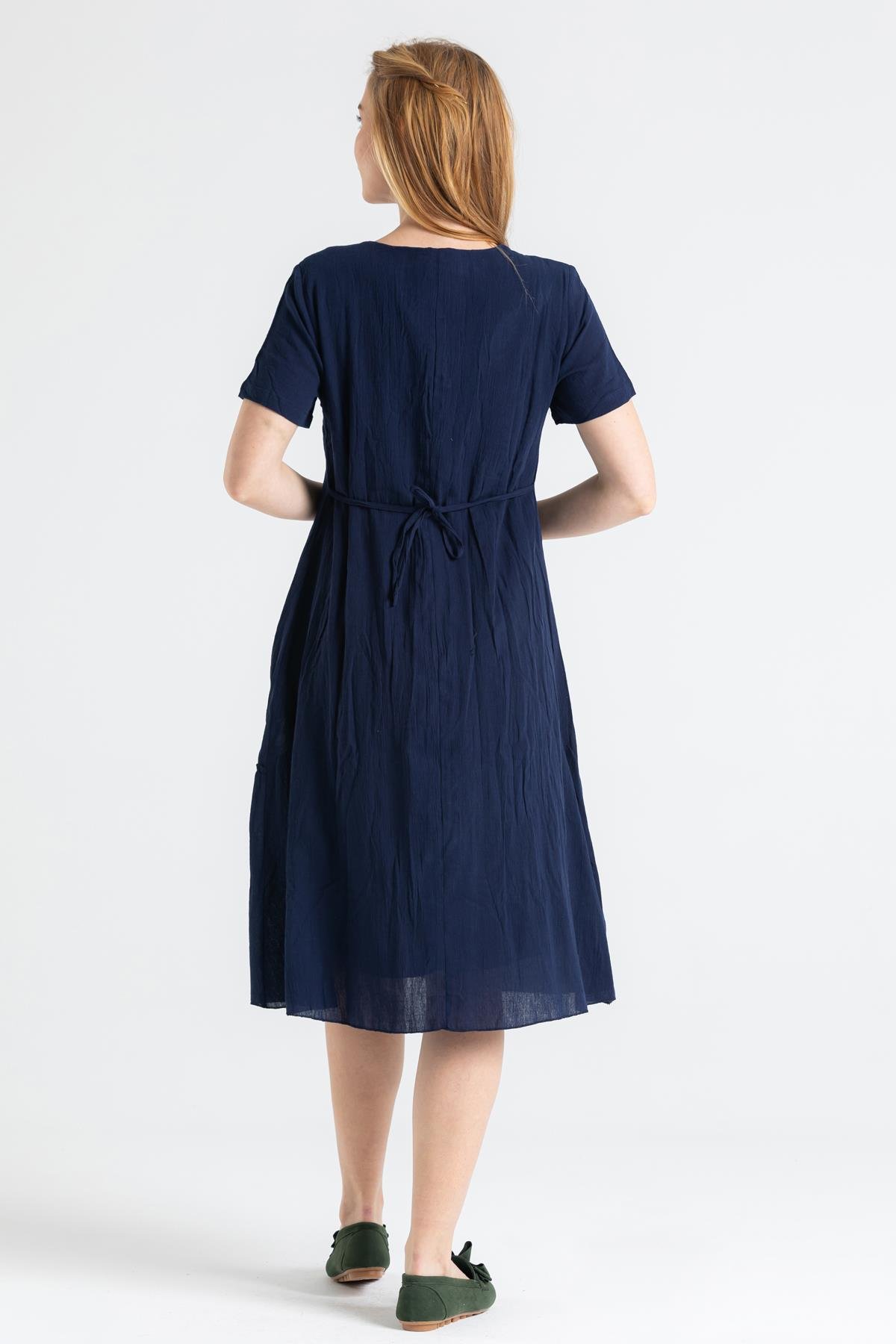 Kısa Kol Şile Bezi Lalezar Nakışlı Midi Boy Elbise Lacivert Lcvt