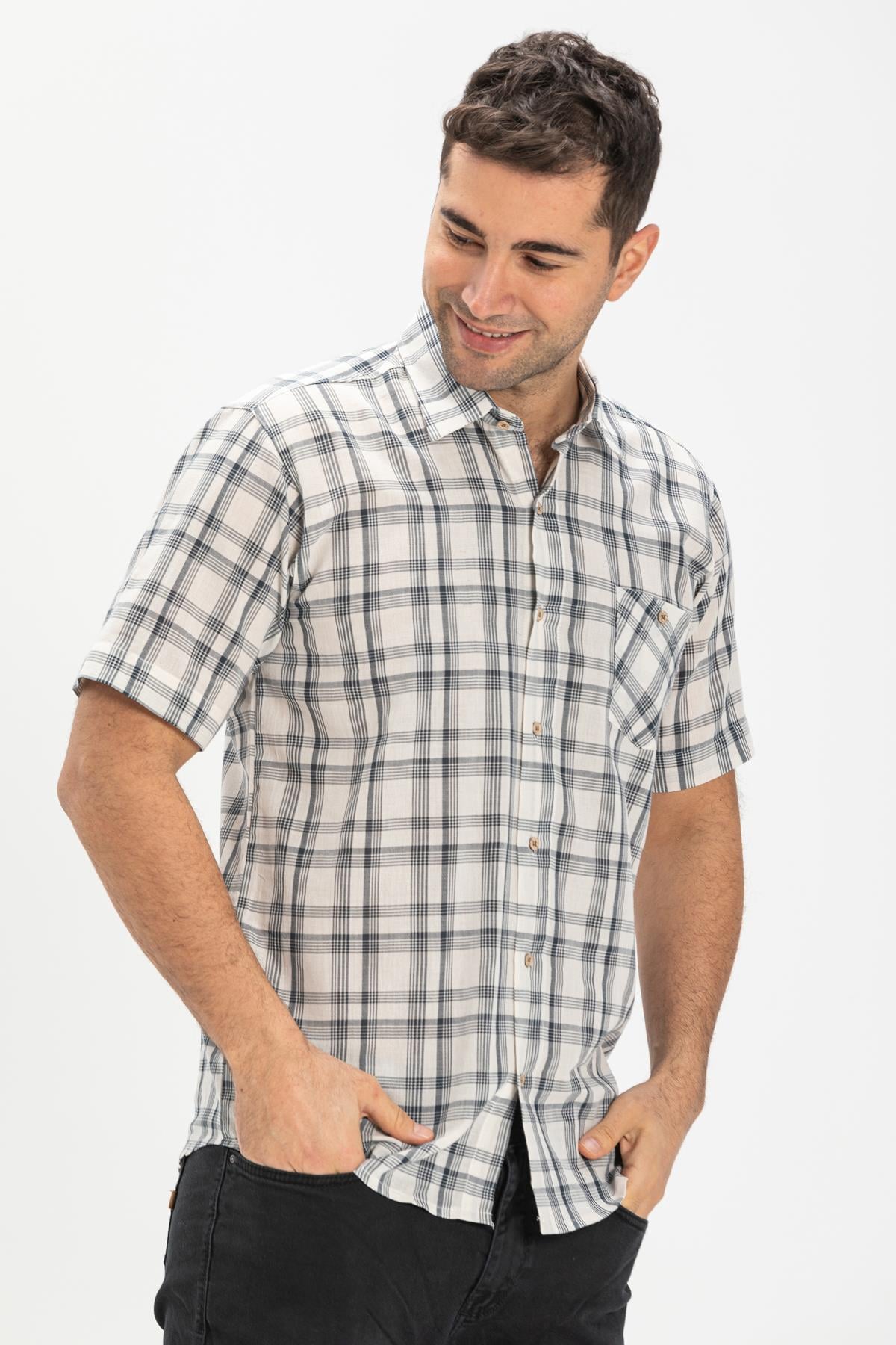 Short Sleeve Sile Fabric Men Shirt Black  Plaid
