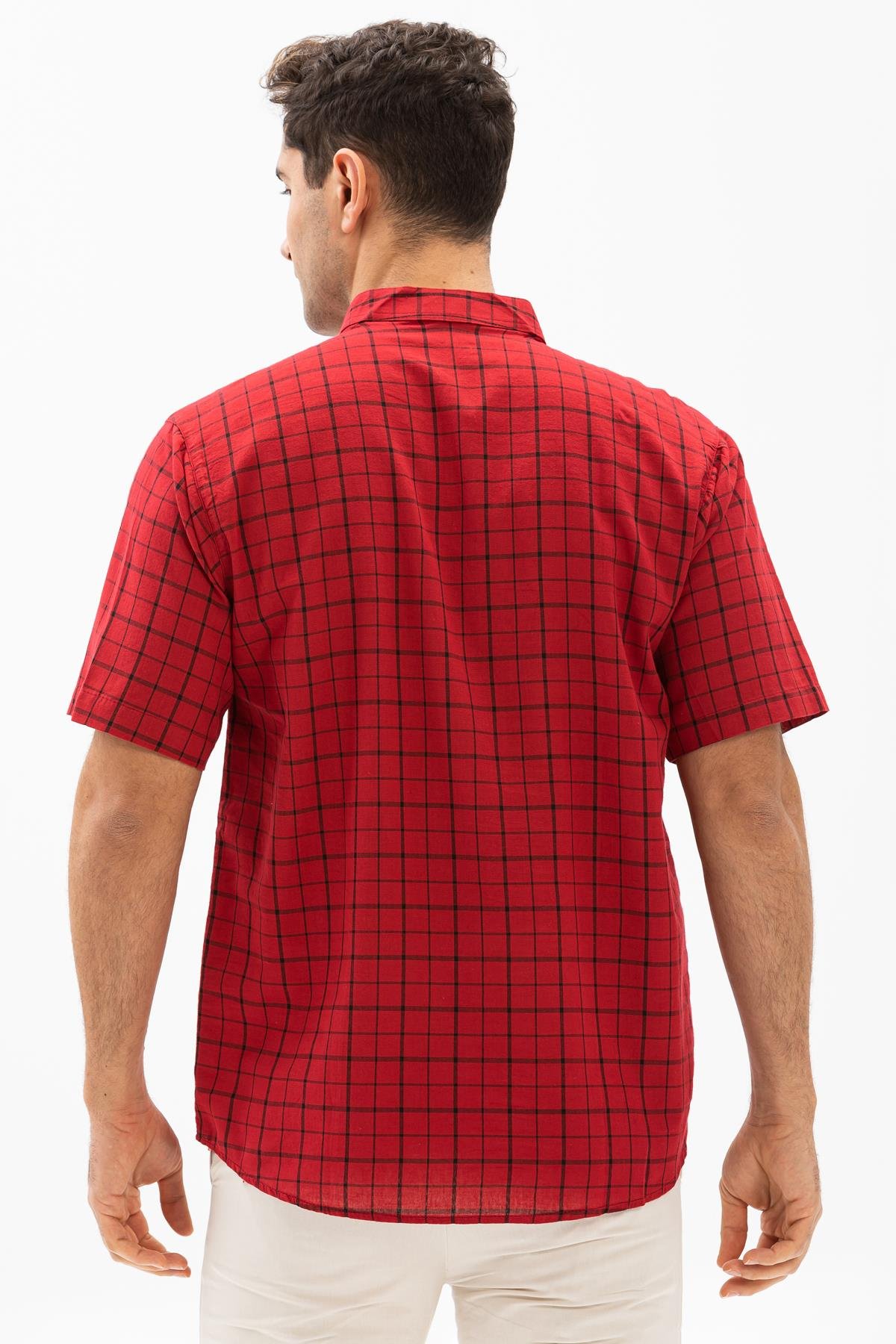 Kısa Kol Şile Bezi Tek Cepli Hakim Yaka Erkek Tshirt Kırmızı Kareli 3056