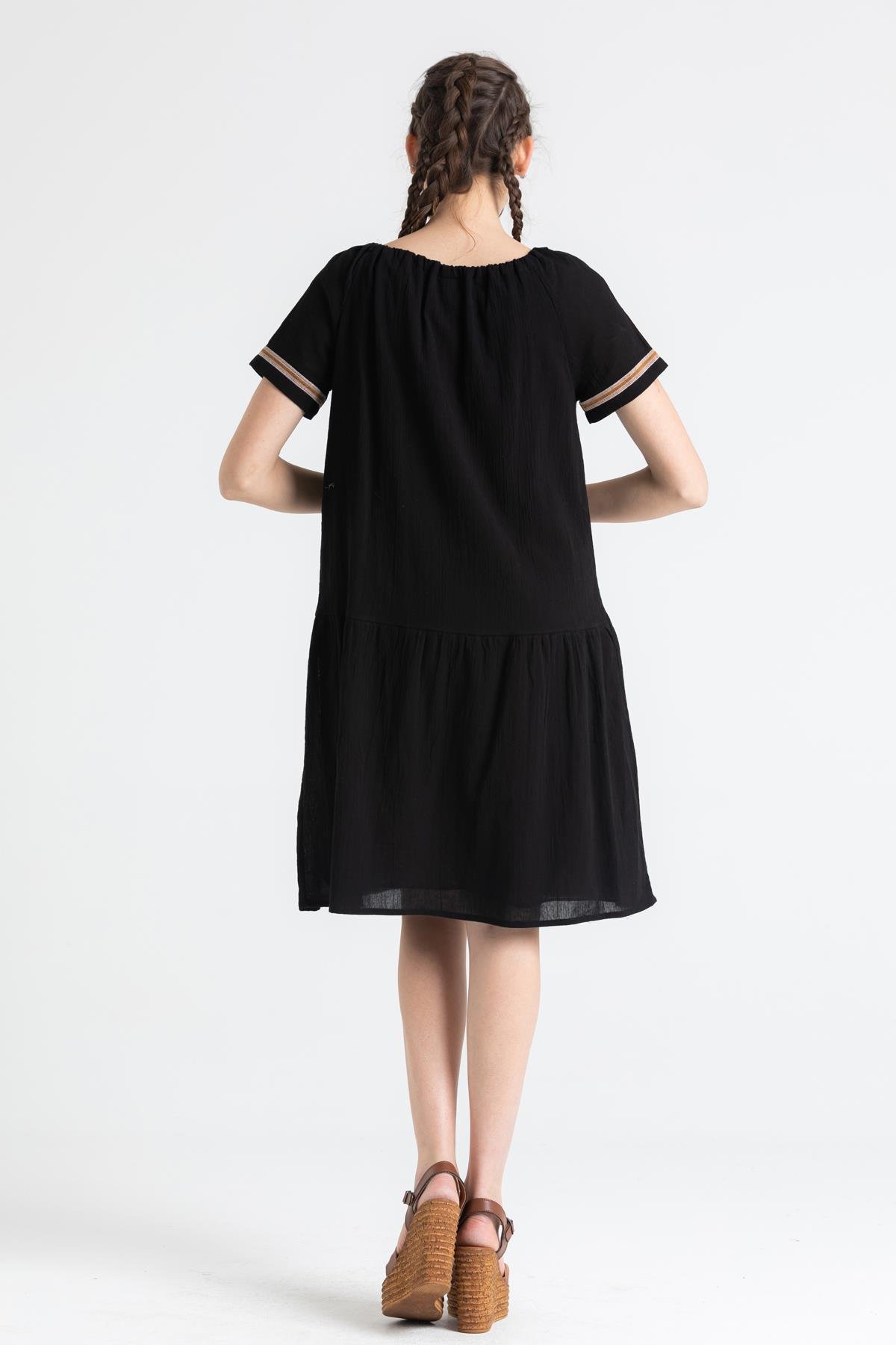 Kısa Kol Şile Bezi Yasmin Nakışlı Kısa Elbise Siyah Syh