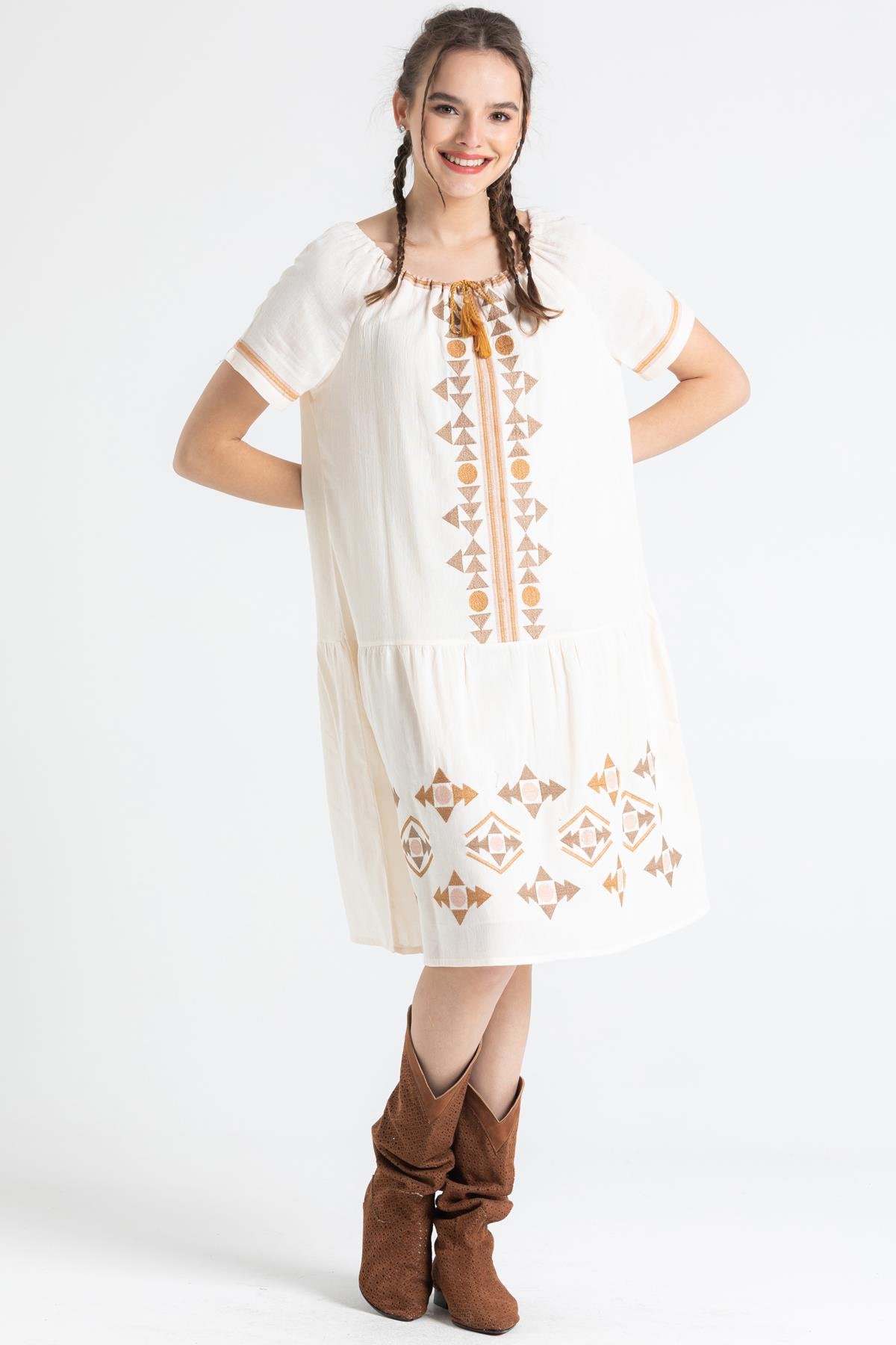 Kısa Kol Şile Bezi Yasmin Nakışlı Kısa Elbise Krem Krm