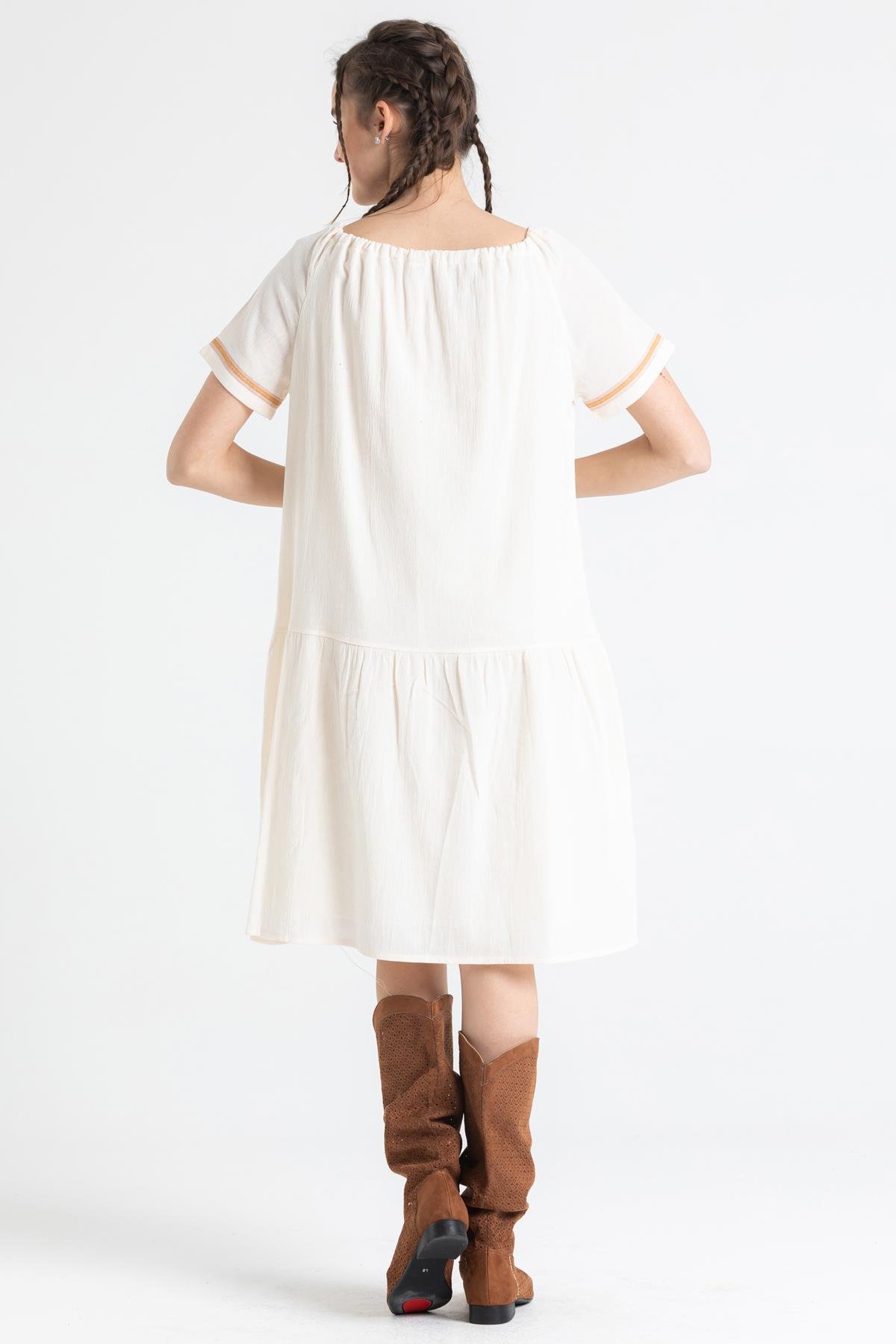 Kısa Kol Şile Bezi Yasmin Nakışlı Kısa Elbise Krem Krm