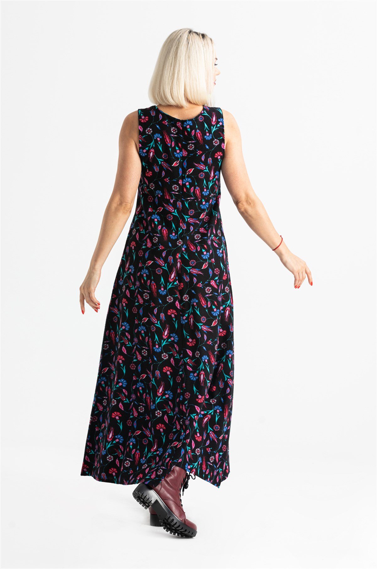 Kolsuz Selen Pazen Uzun Elbise Çini Desen Saks Sks