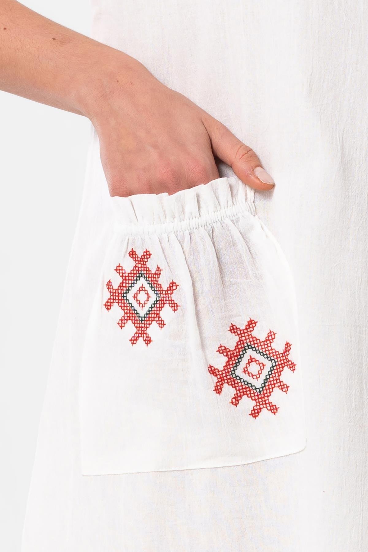 Kolsuz Şile Bezi Kruvaze Yaka Nakışlı Tülin Midi Boy Yazlık Otantik Elbise Krem Krm