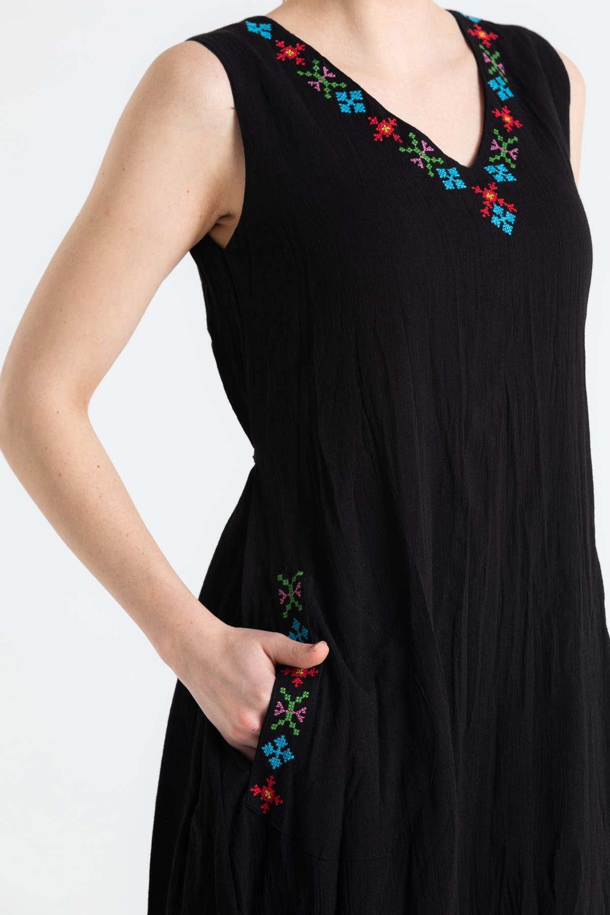 Kolsuz Şile Bezi Mehtap Midi Boy Elbise Siyah Syh