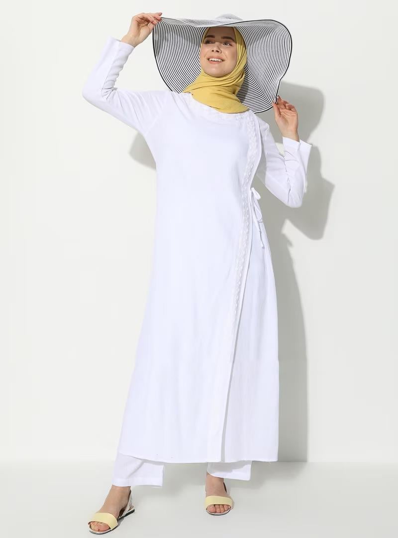 Embroidered Sile Fabric Abaya White