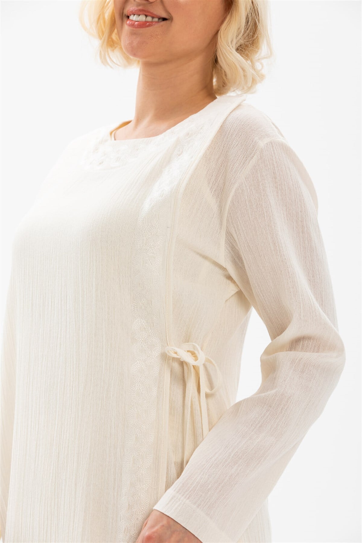 Embroidered Abaya Cream