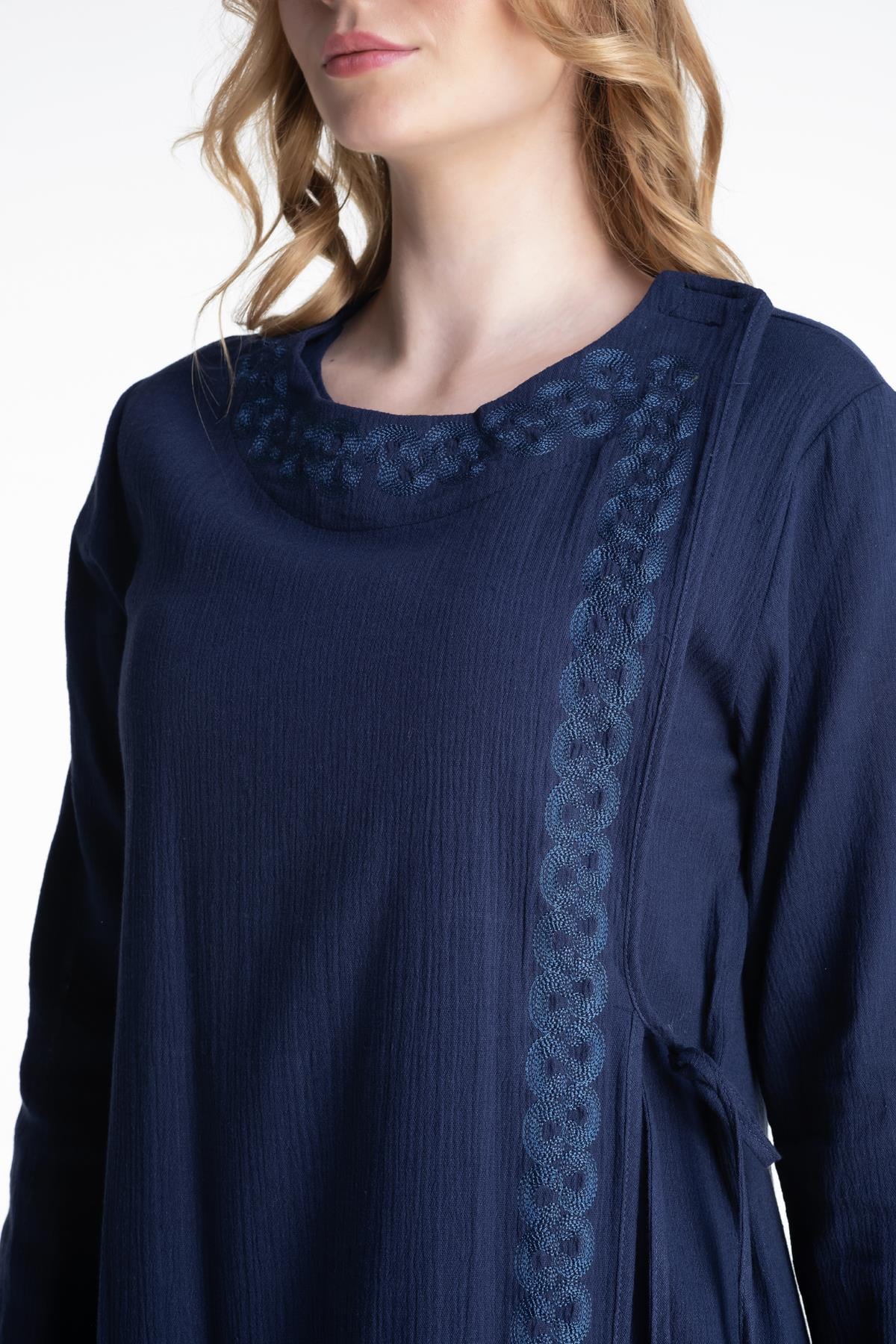 Embroidered Sile Fabric Abaya Navy Blue
