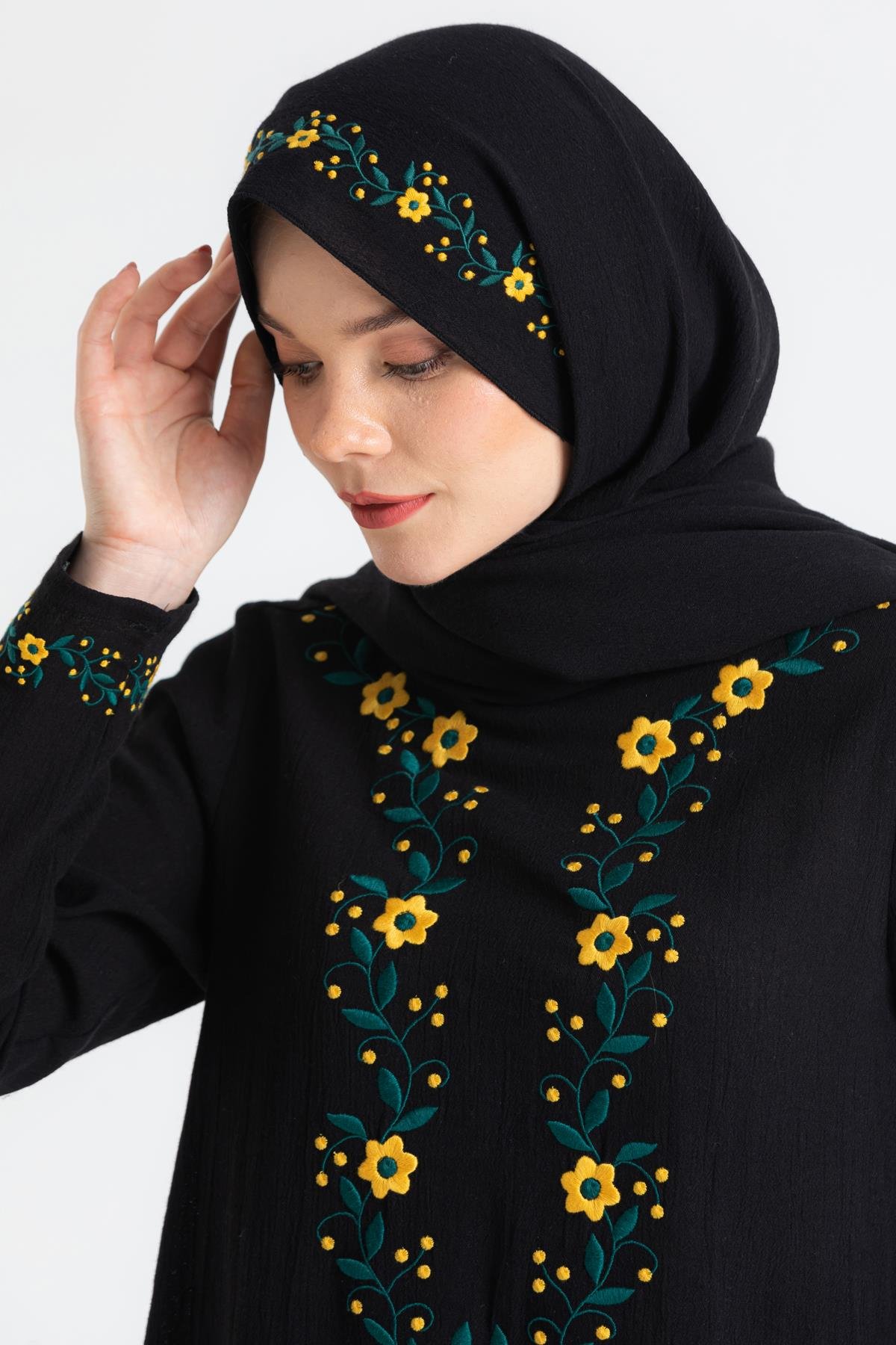 Şile Bezi Çiğdem Nakışlı Şal Siyah Syh