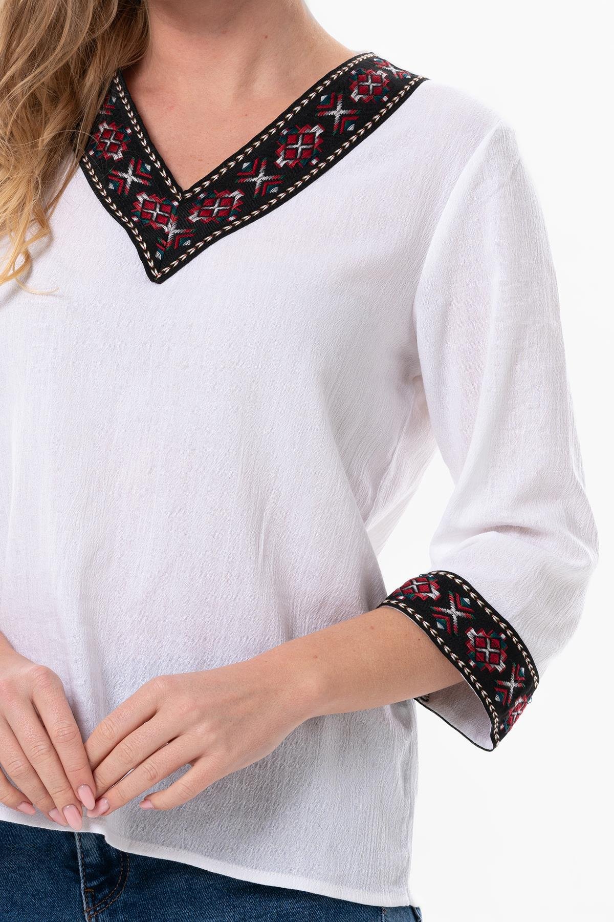 Truvakar Kol V Yaka Nakışlı Talya Şile Bezi Bluz Beyaz Byz