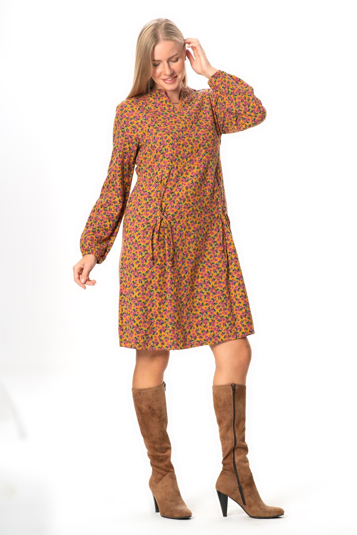 Uzun Kol Fahriye Pazen Çiçek Desenli V Yaka Kısa Sonbahar ve Kışlık Elbise Hardal Hrd