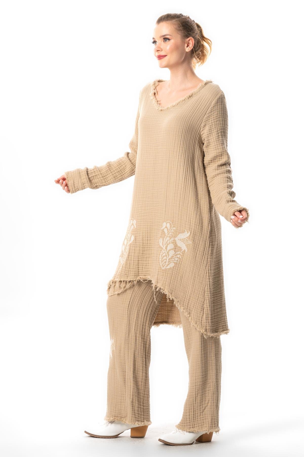 Uzun Kol Filiz V Yaka Sonbahar ve Kışlık Asimetrik Kesim Nakışlı Double Müslin Tunik Vizon Vzn