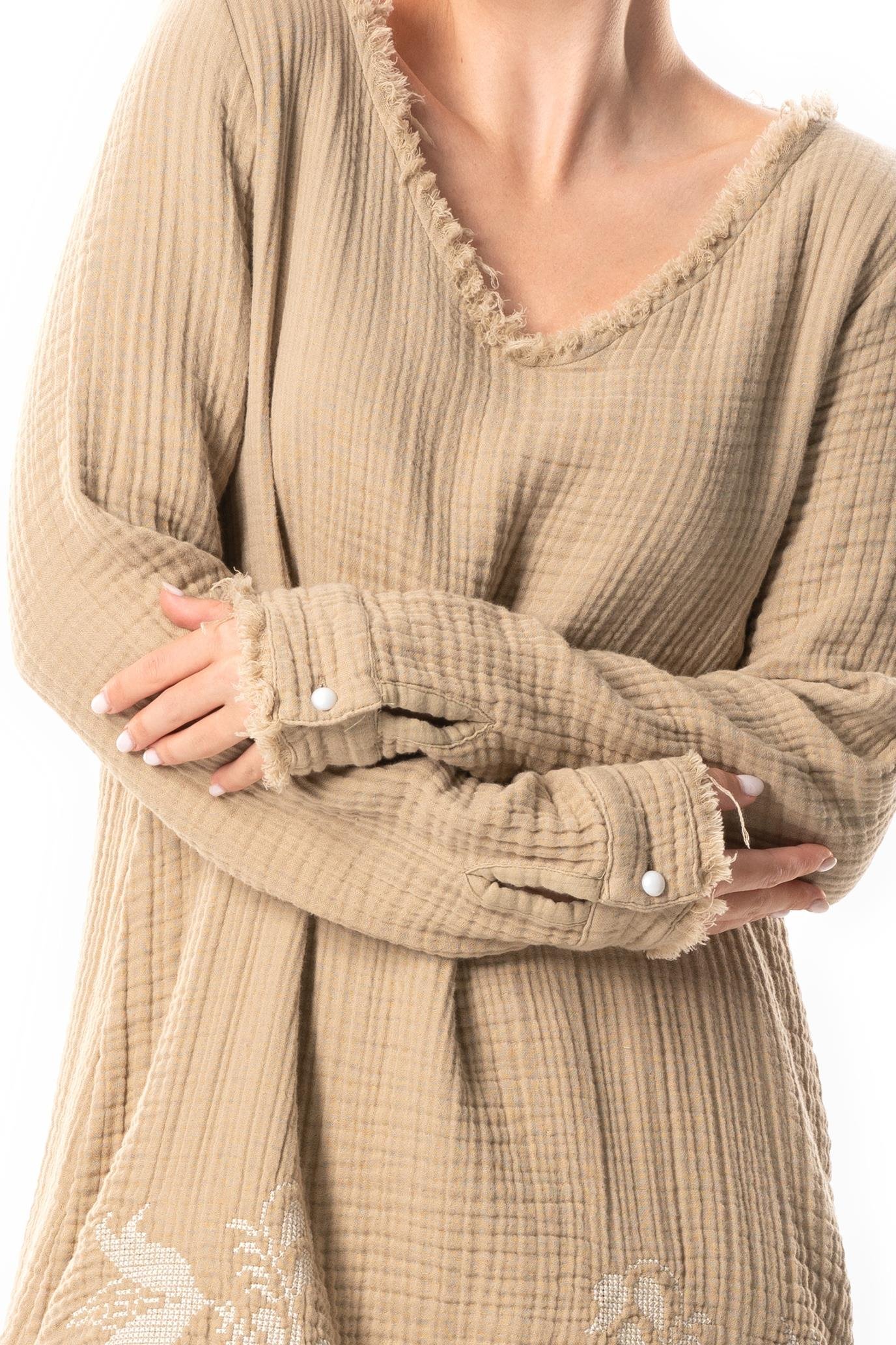 Uzun Kol Filiz V Yaka Sonbahar ve Kışlık Asimetrik Kesim Nakışlı Double Müslin Tunik Vizon Vzn