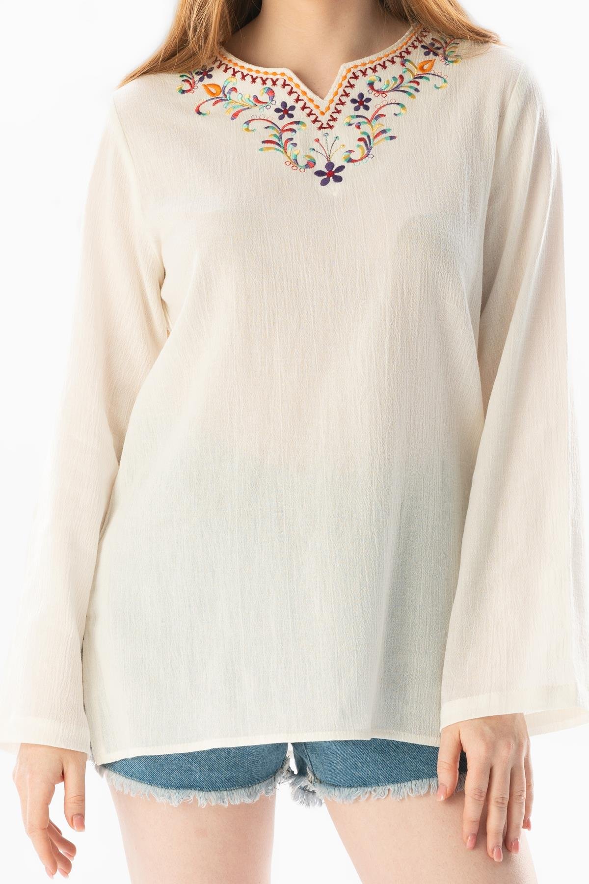 Uzun Kol Şile Bezi Gökkuşağı Nakış Detaylı Yazlık Bluz Krem Krm