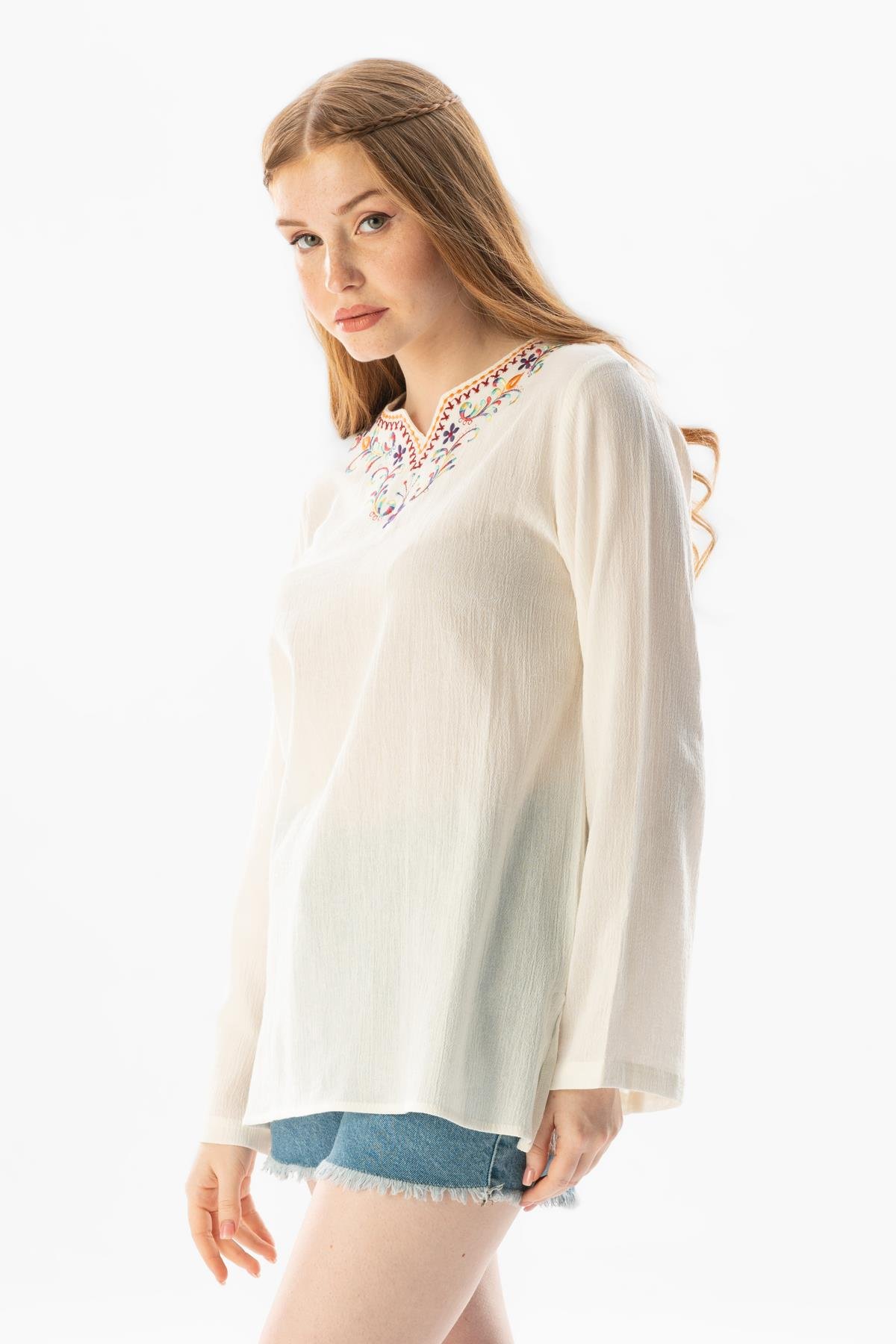 Uzun Kol Şile Bezi Gökkuşağı Nakış Detaylı Yazlık Bluz Krem Krm