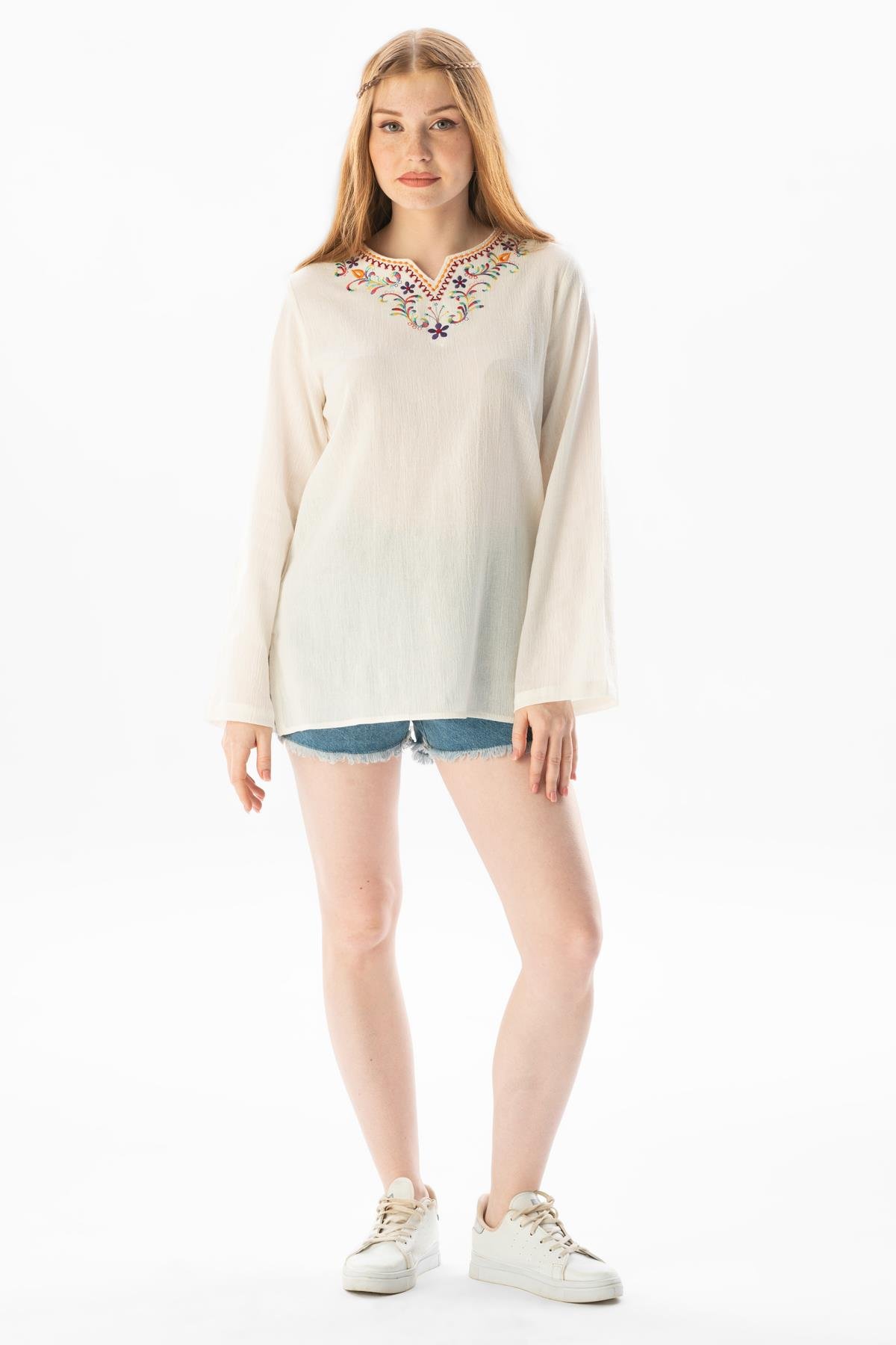 Uzun Kol Şile Bezi Gökkuşağı Nakış Detaylı Yazlık Bluz Krem Krm