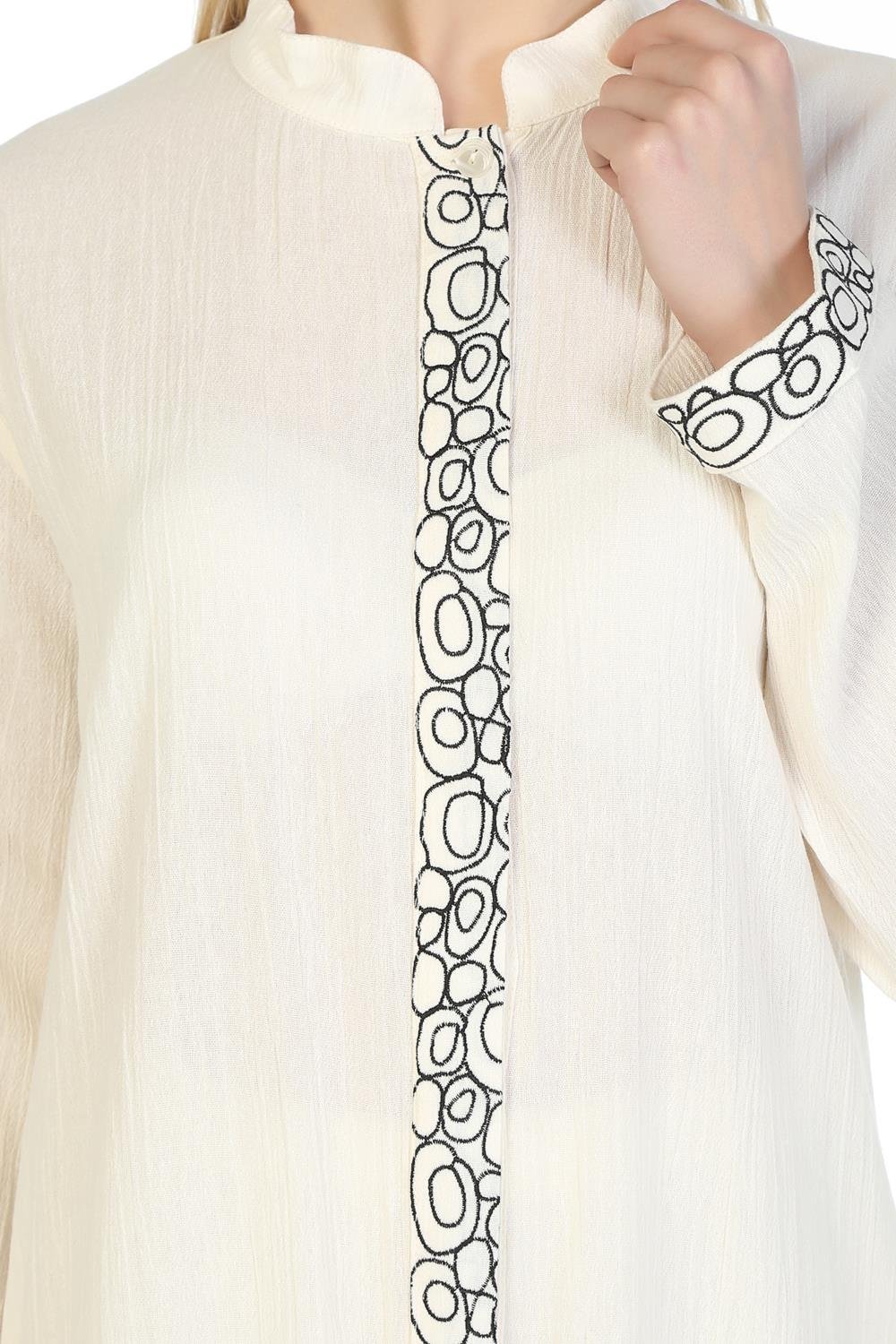 Uzun Kol Şile Bezi Hakim Yaka Halkalı Nakışlı Mevsimlik Uzun Ferace Krem Krm