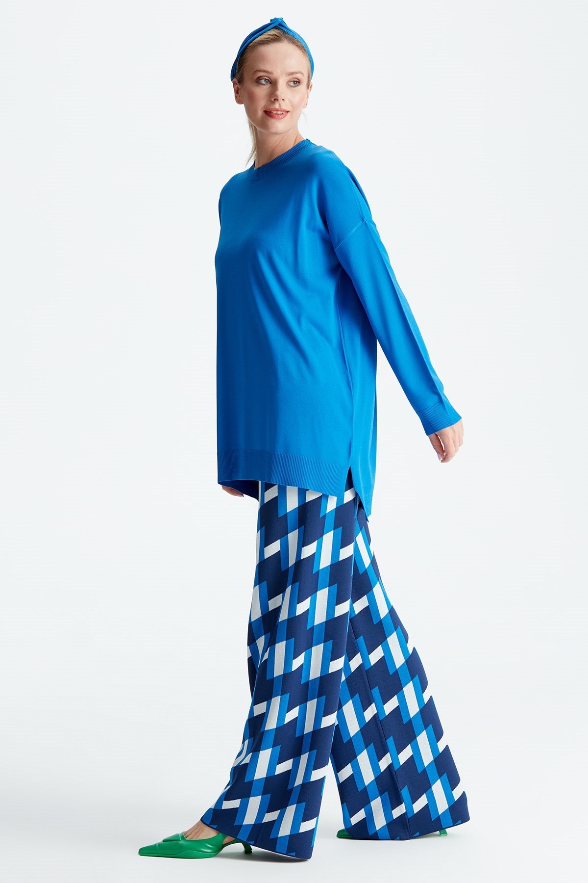DÜŞÜK KOLLU DESEN DETAYLI RAYON TAKIM SAKS