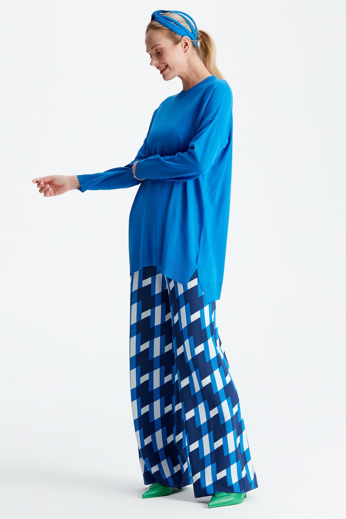 DÜŞÜK KOLLU DESEN DETAYLI RAYON TAKIM SAKS