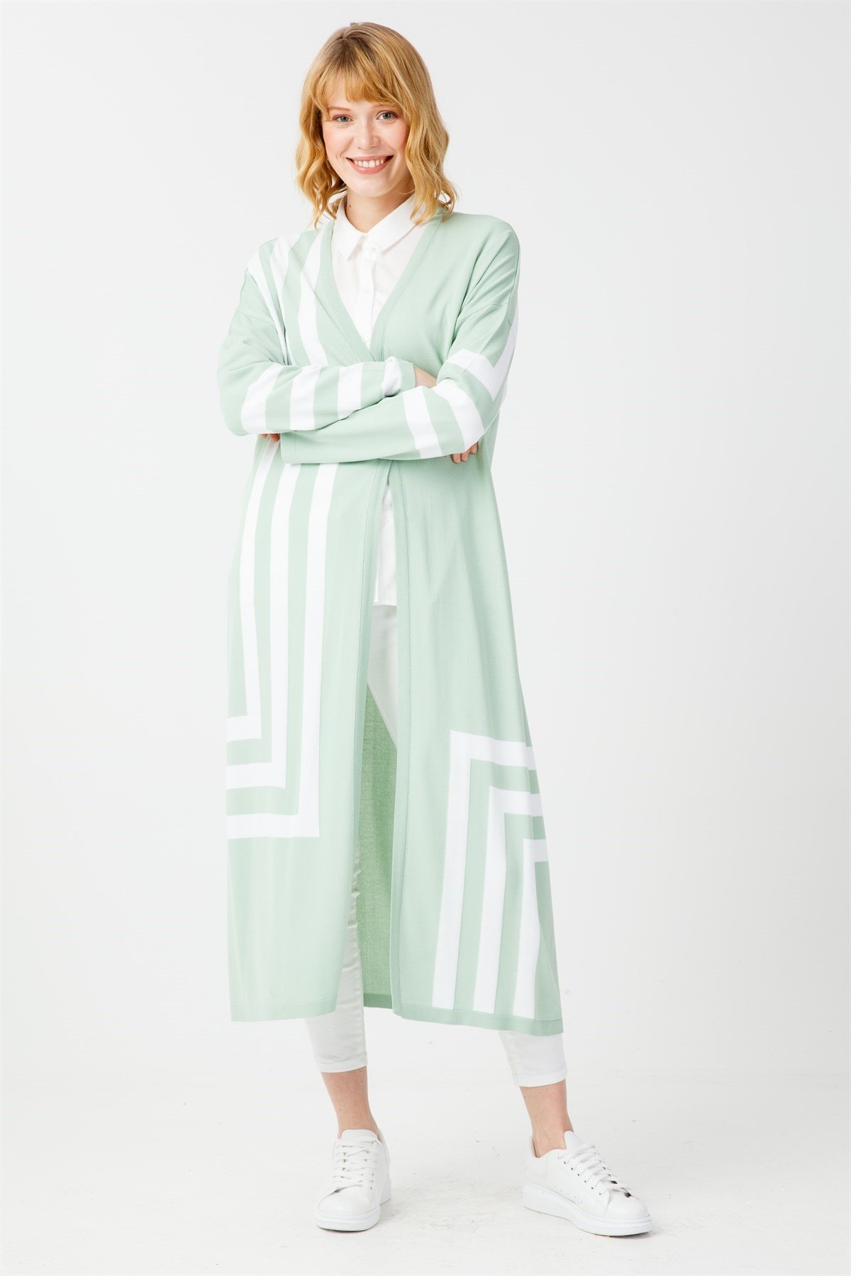 GEOMETRİK DESENLİ UZUN RAYON HIRKA MİNT