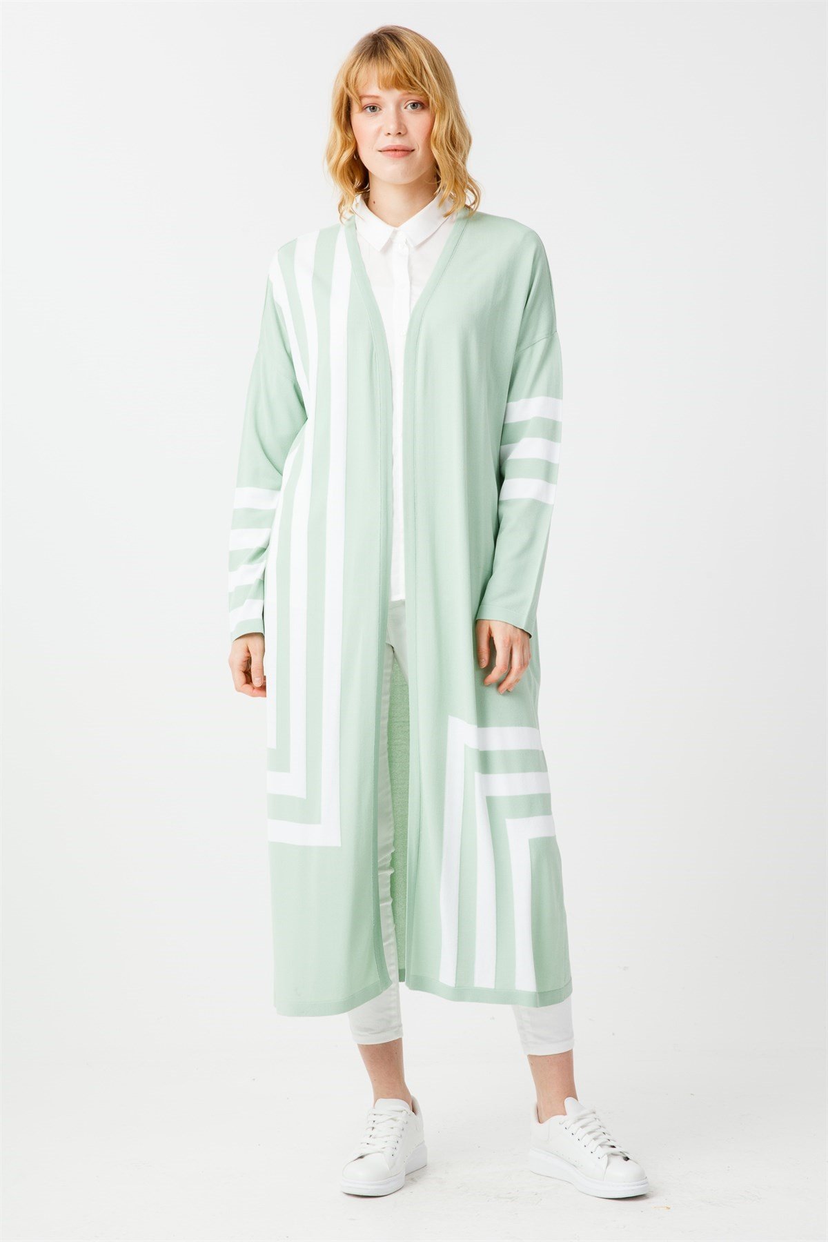 GEOMETRİK DESENLİ UZUN RAYON HIRKA MİNT