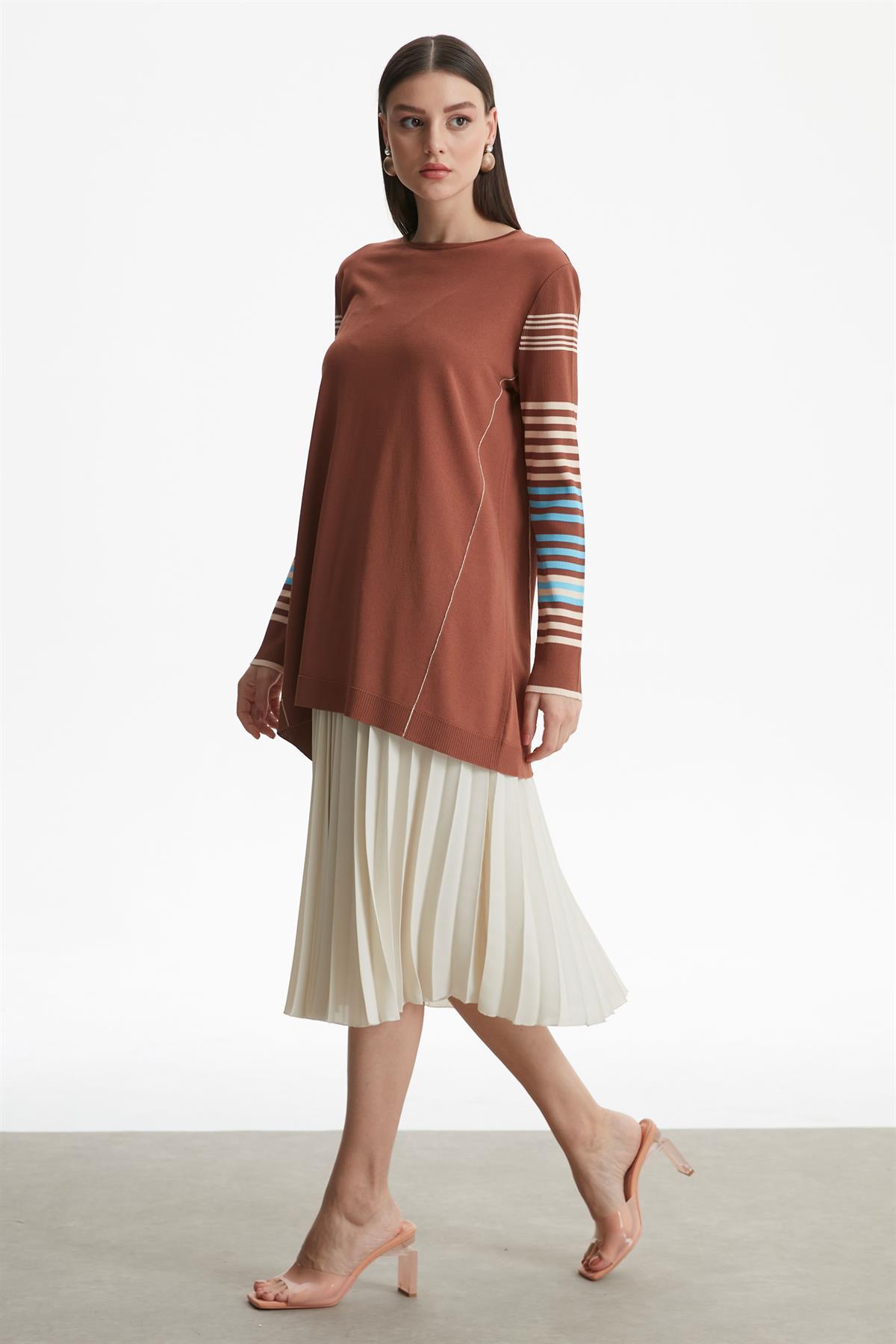 KOLLARI ÇİZGİLİ BASİC RAYON TRİKO TUNİK KAHVE