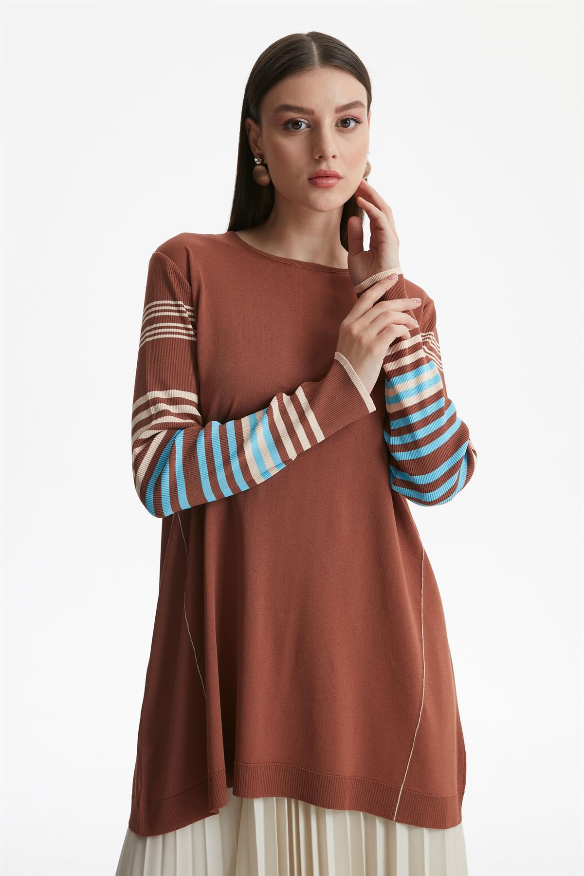 KOLLARI ÇİZGİLİ BASİC RAYON TRİKO TUNİK KAHVE