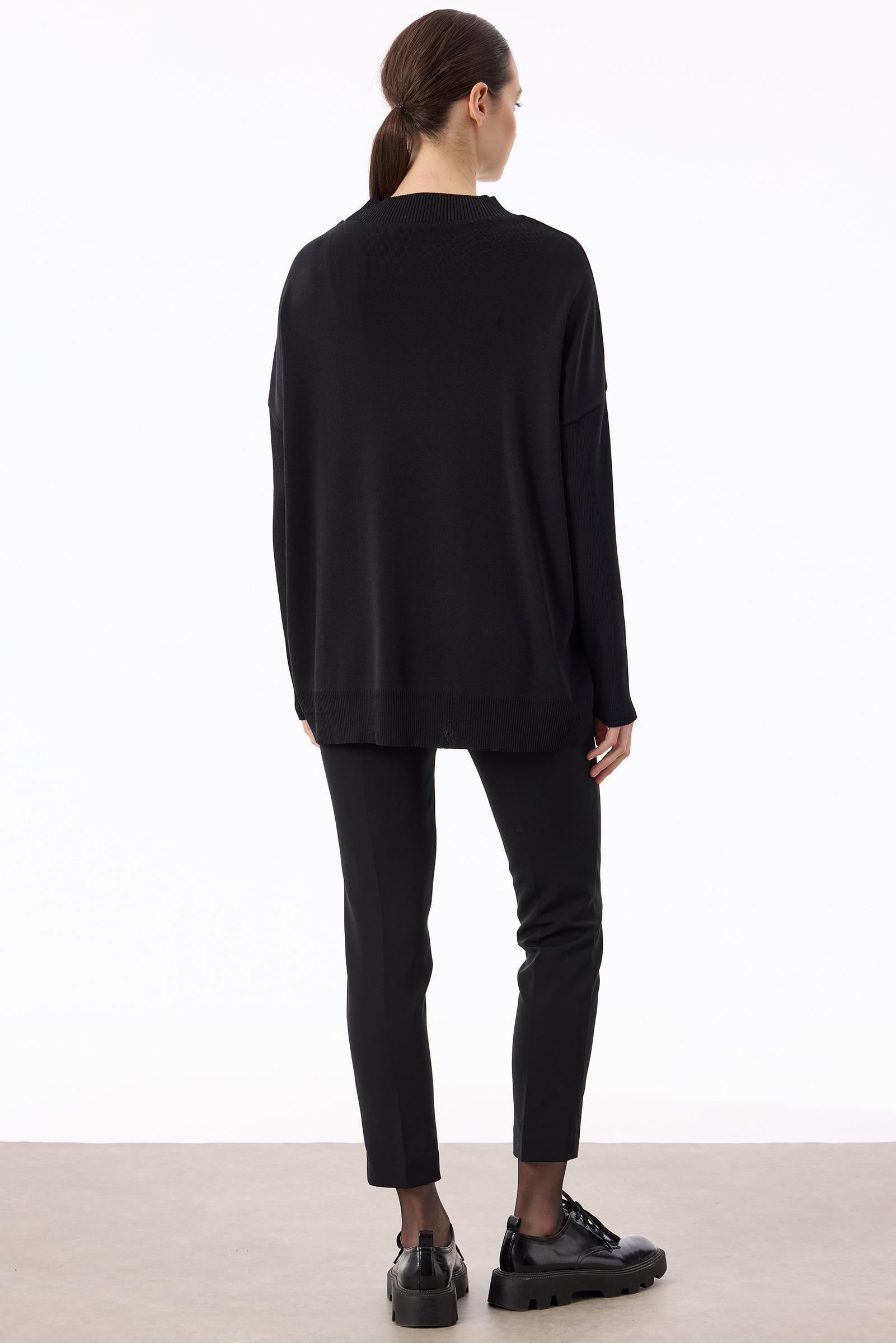 Kumaş Garnili Rayon Bluz SİYAH