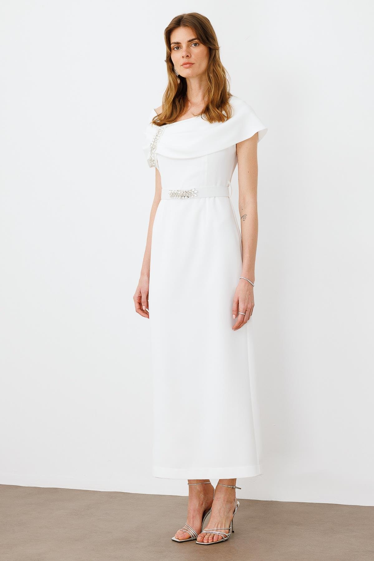 Modailgi  Aksesuar Detaylı Elbise Ekru