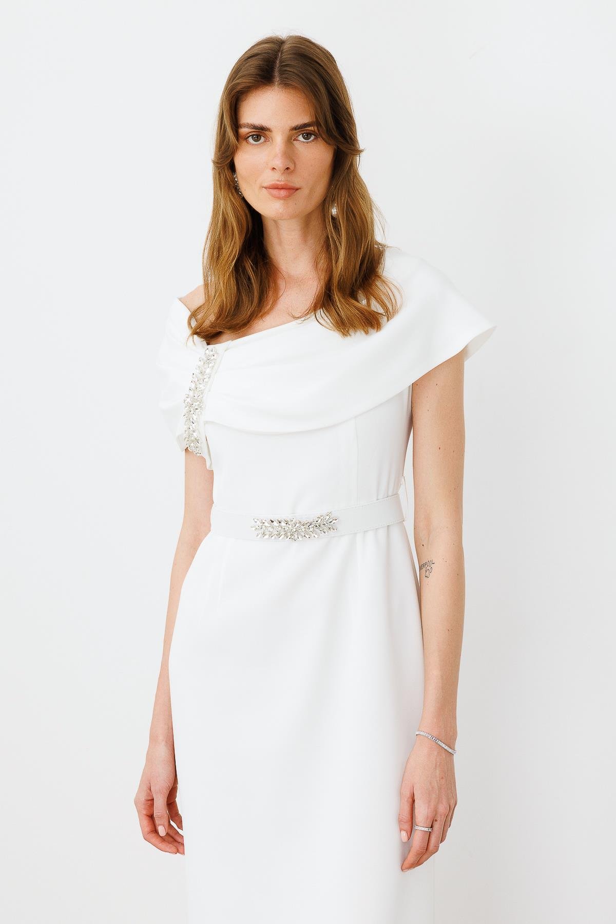 Modailgi  Aksesuar Detaylı Elbise Ekru