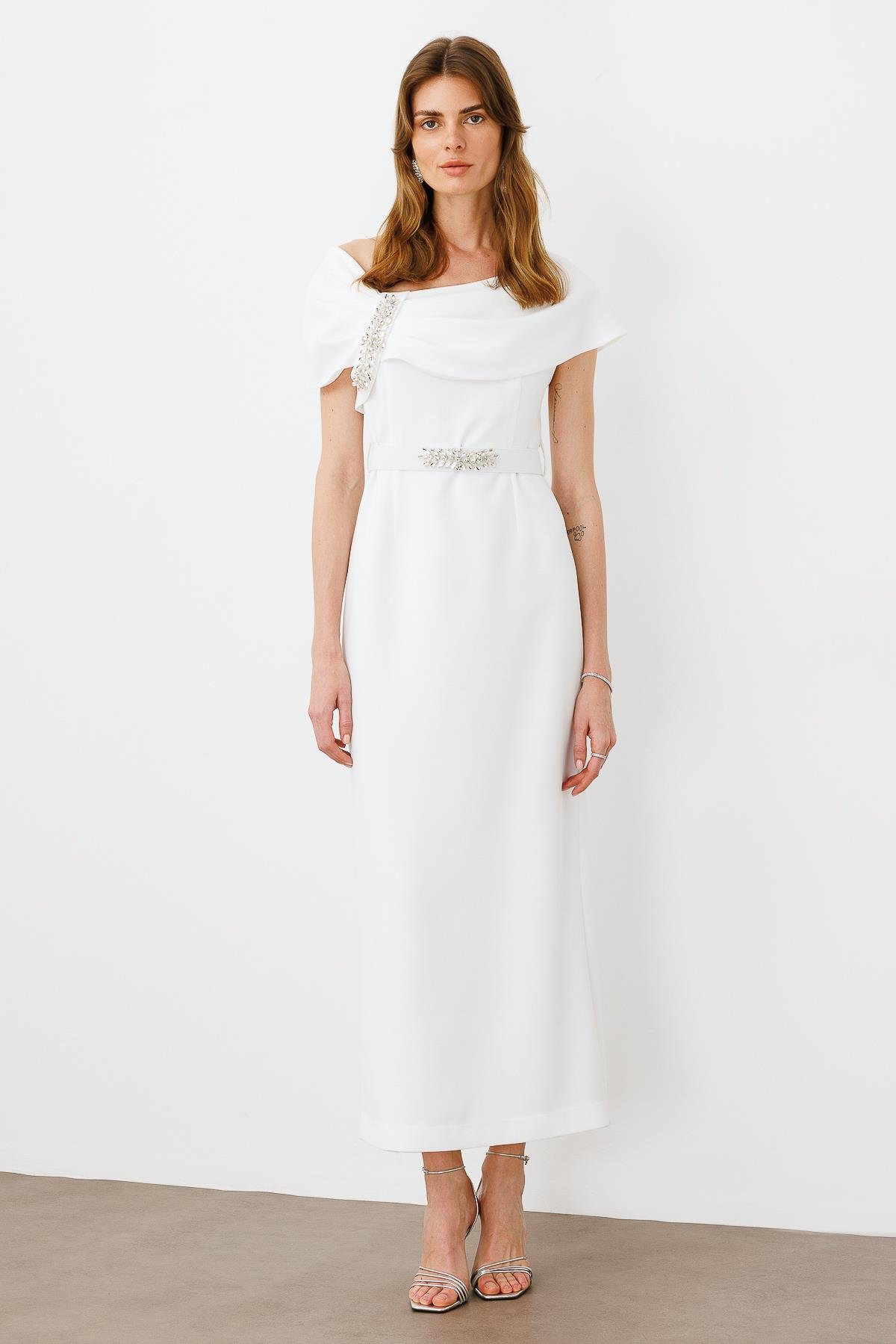 Modailgi  Aksesuar Detaylı Elbise Ekru