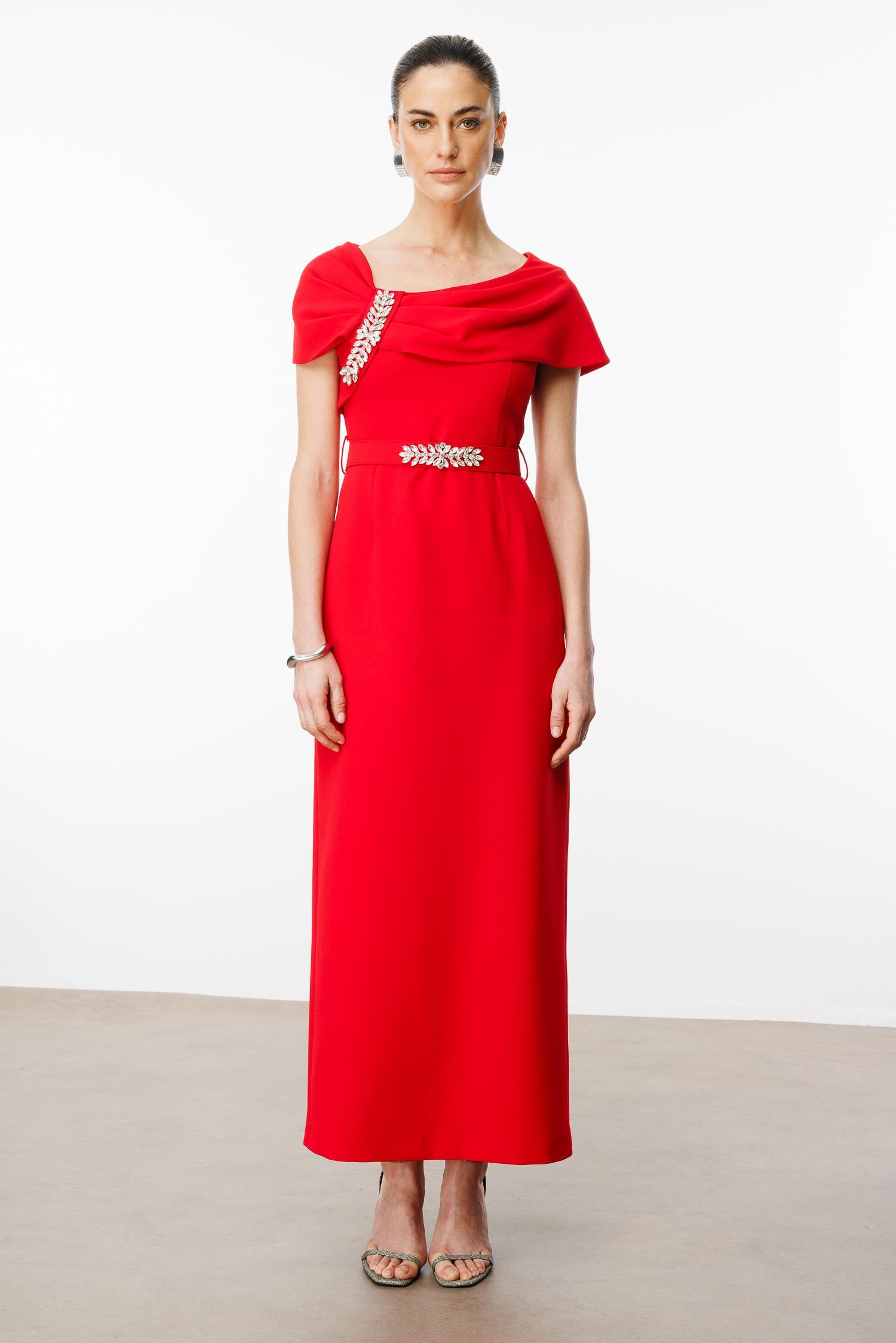 Modailgi  Aksesuar Detaylı Elbise Kırmızı