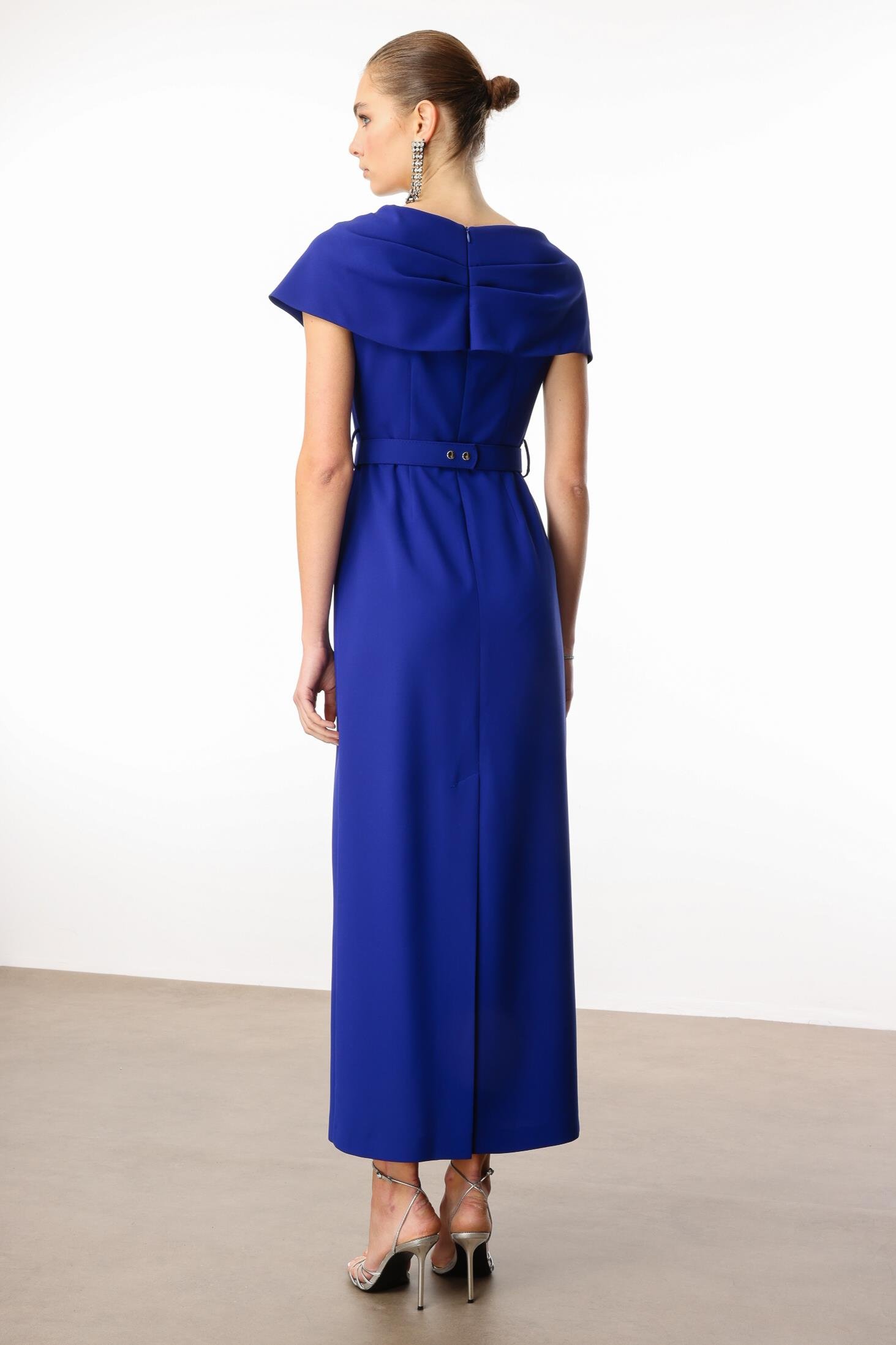 Modailgi  Aksesuar Detaylı Elbise Saks