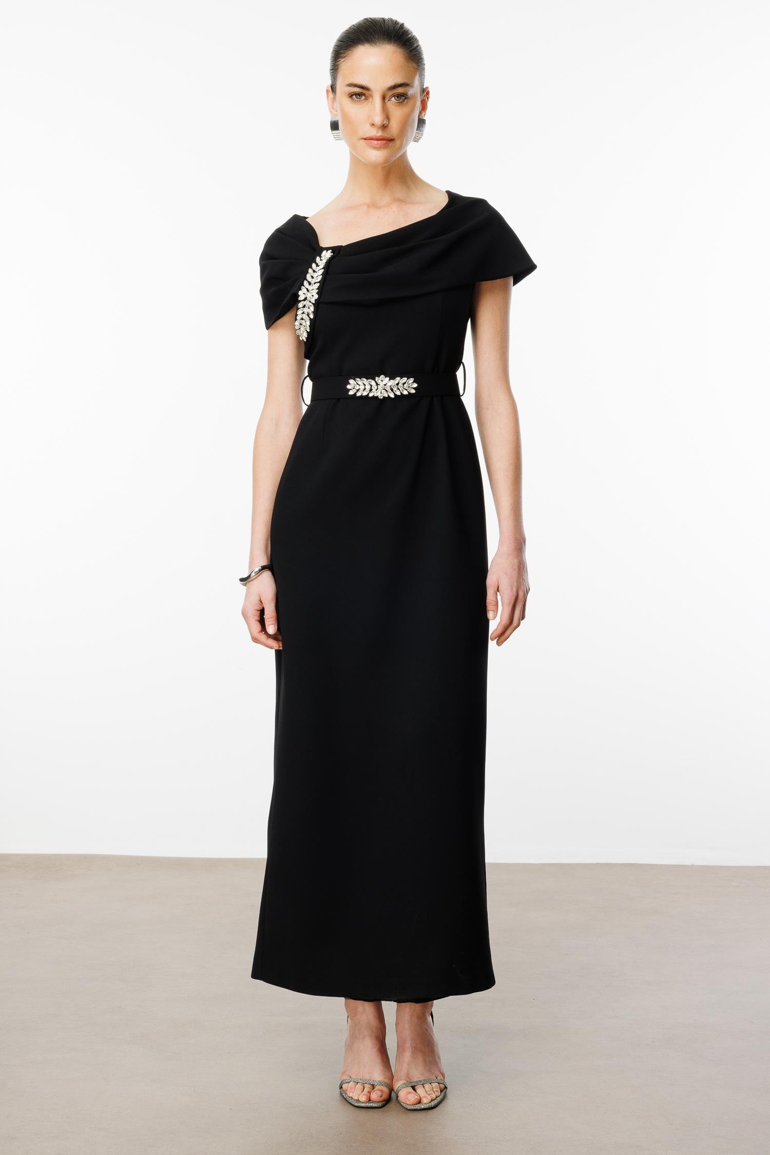 Modailgi  Aksesuar Detaylı Elbise Siyah