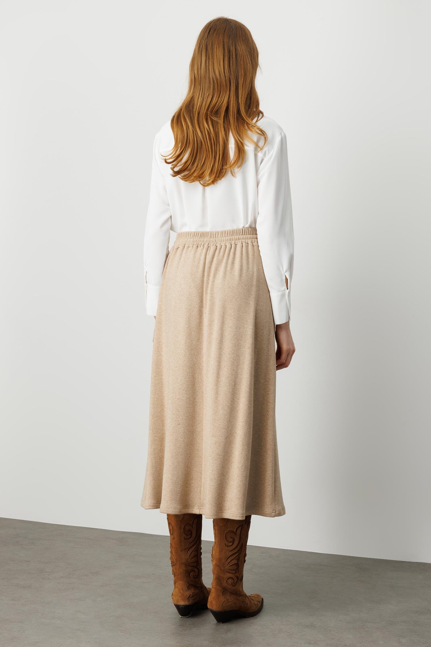 Modailgi  Arka Kemeri Lastikli Önde Tünel Bağcıklı Yandan Cepli Midi Boy Triko Etek Vizon