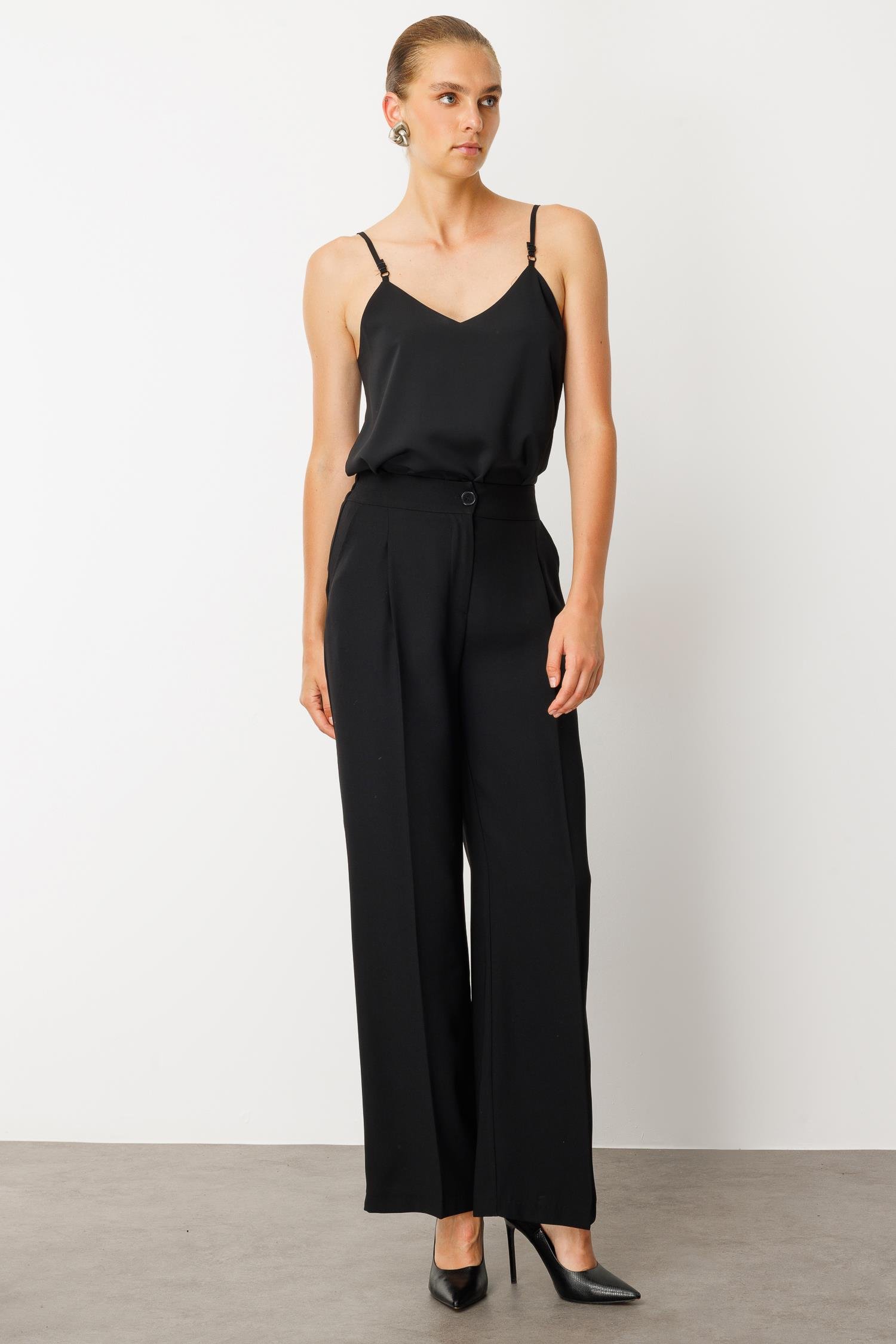 Modailgi  Arka Kemeri Lastikli Yandan Cepli Yüksek Bel Pile Detaylı Palazzo Pantolon - 15044 Siyah