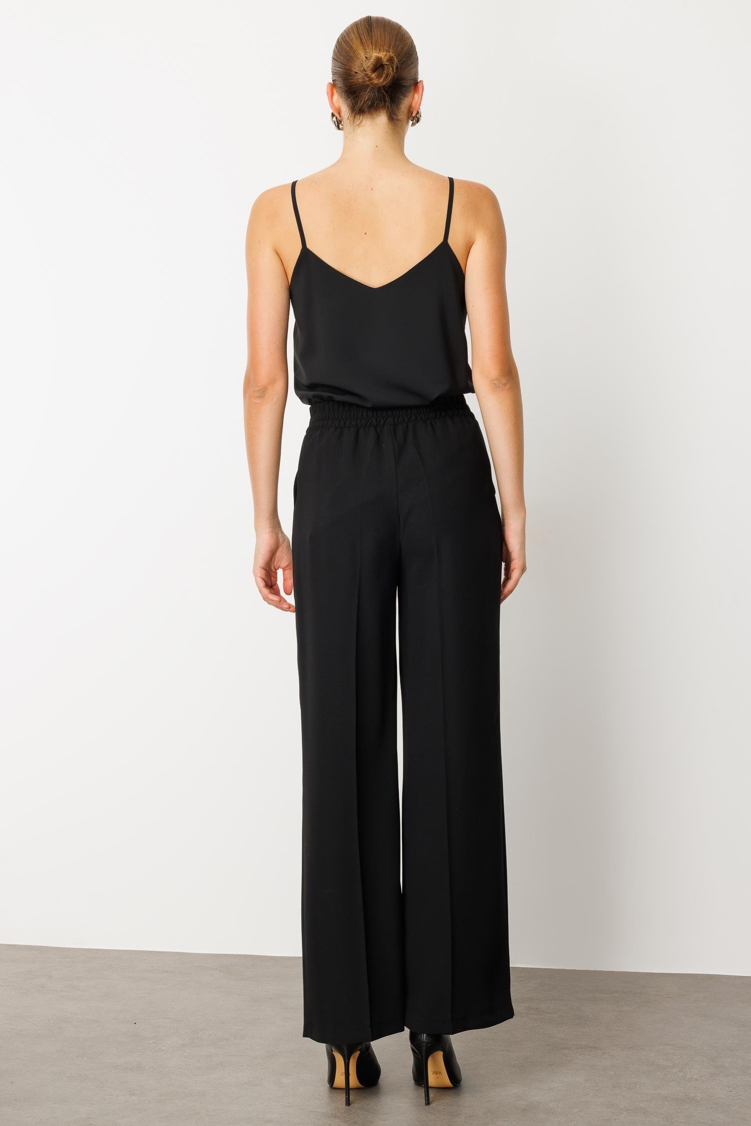 Modailgi  Arka Kemeri Lastikli Yandan Cepli Yüksek Bel Pile Detaylı Palazzo Pantolon - 15044 Siyah