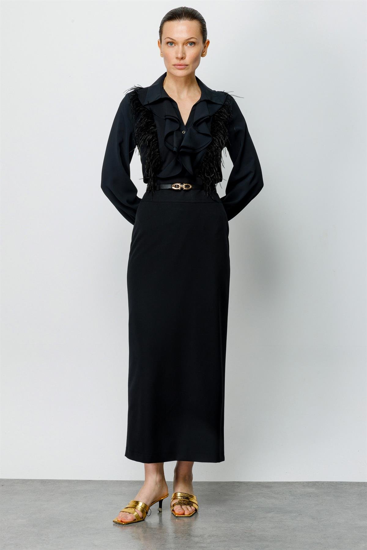 Modailgi  Arkası Pilikaşe Etek Siyah