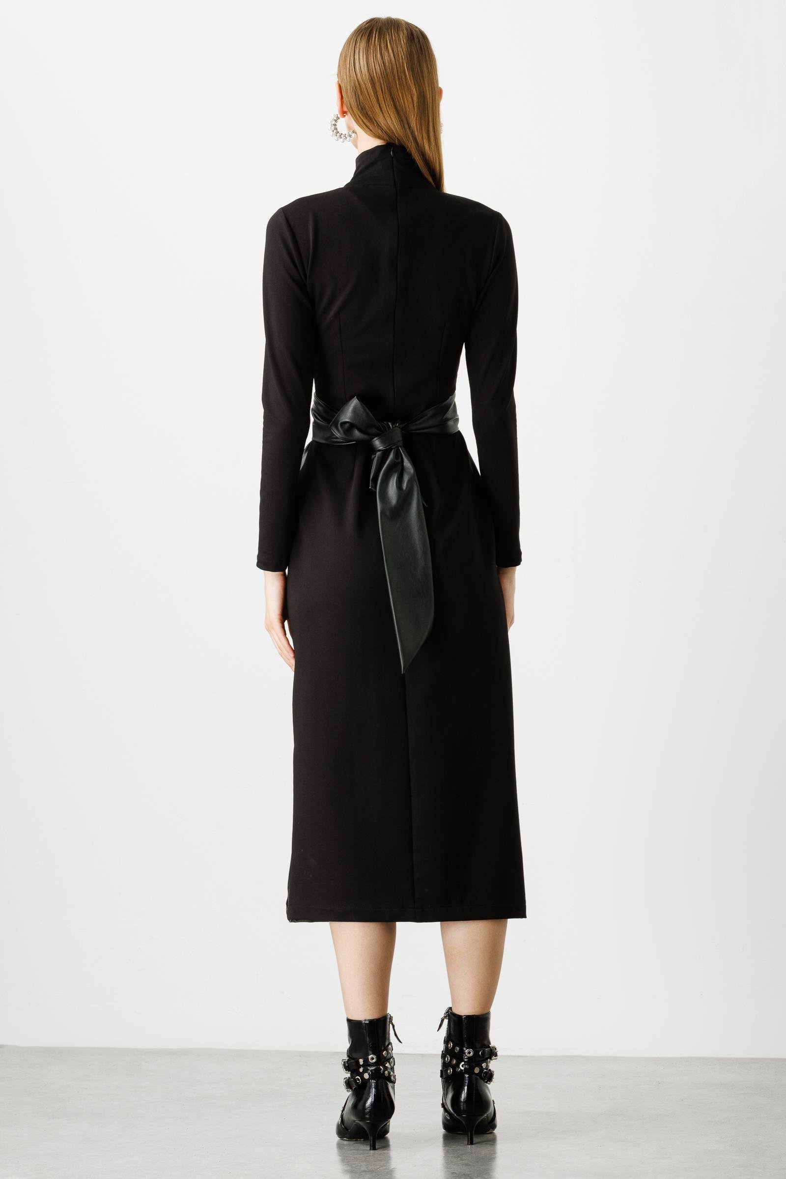 Modailgi  Bağlama Detaylı Yırtmaçlı Deri Elbise Siyah