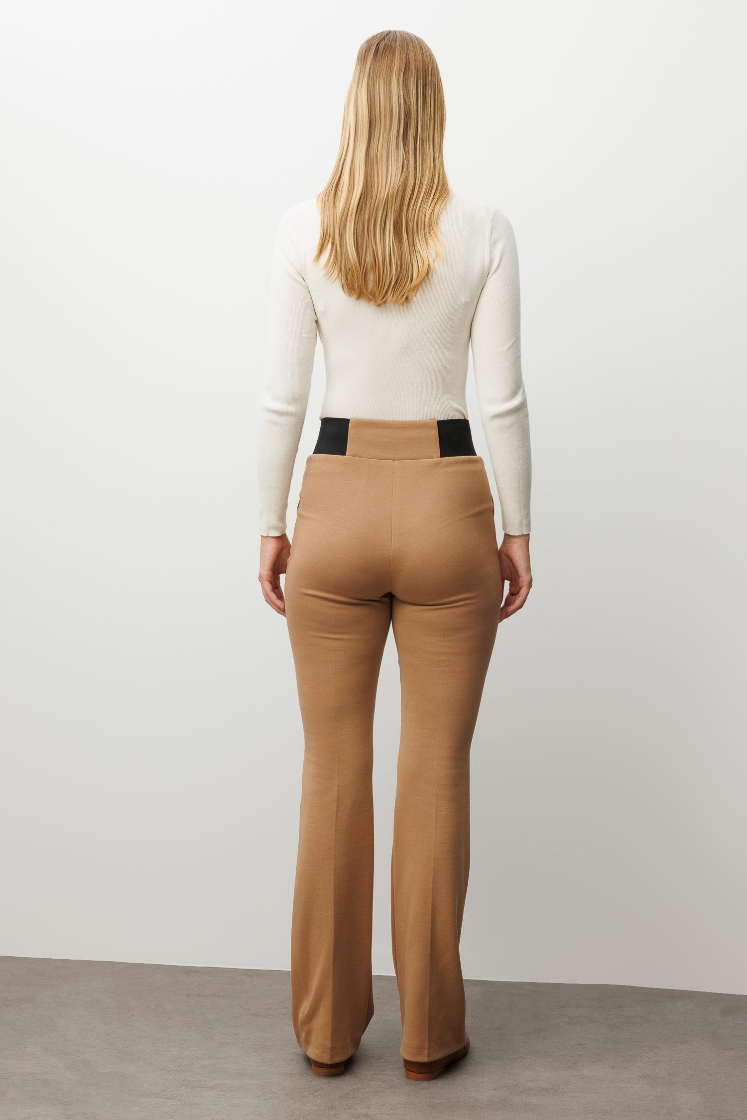 Modailgi  Bel Korsajı Lastikli İspanyol Paça Pantolon Camel