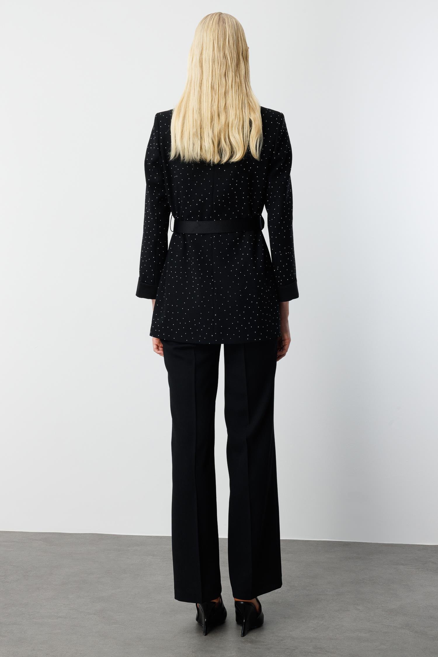 Modailgi  Beli Kemerli Taşlı Ceket Siyah