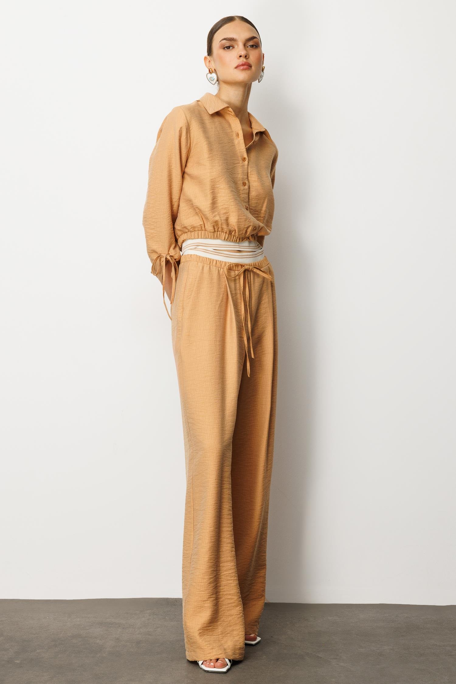 Modailgi  Beli Lastik ve Ribana Detaylı Bol Paça Pileli Yandan Cepli Yüksek Bel Pantolon - 10037 Tarçın