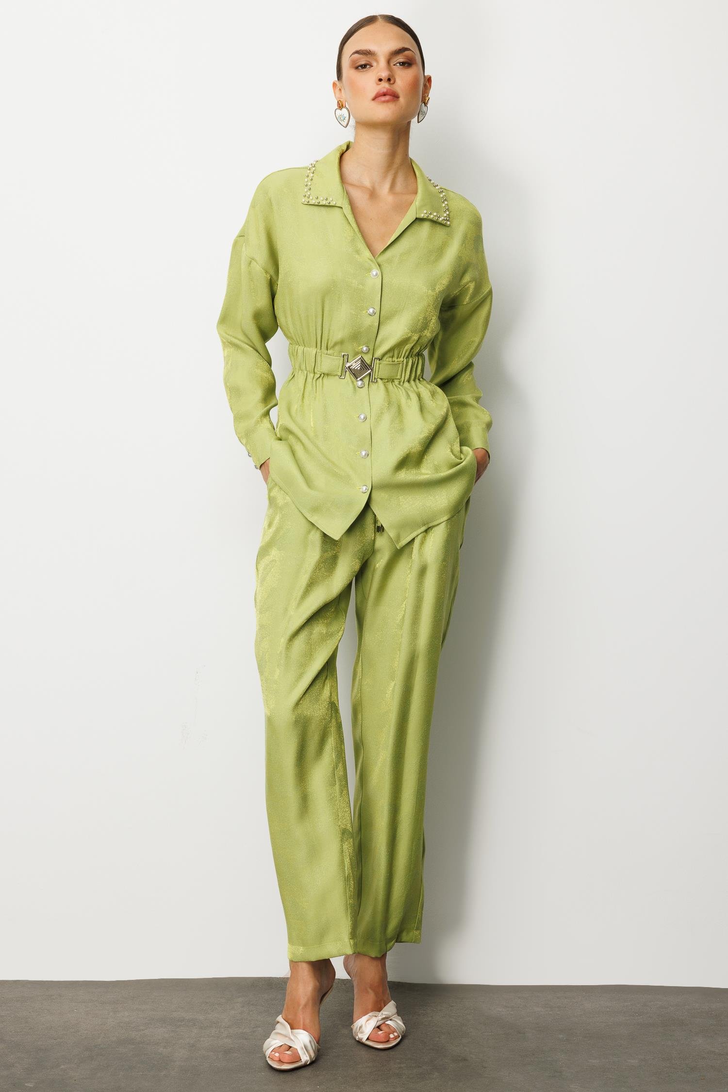 Modailgi  Beli Lastikli ve Toka Detaylı Yakası İnci İşlemeli Tunik Yeşil