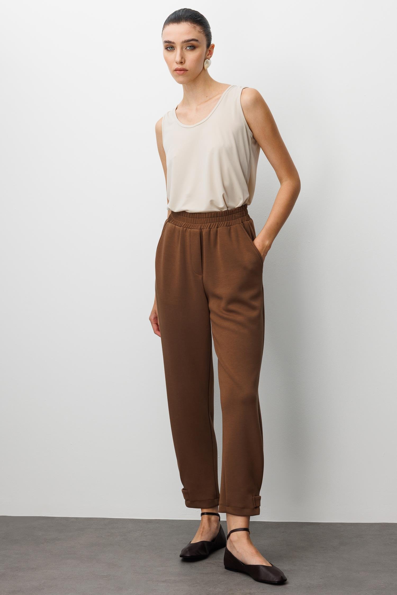 Modailgi  Beli Lastikli Yandan Cepli Paçası Apolet Ve Pile Detaylı Örme Pantolon - 15064 Kahve