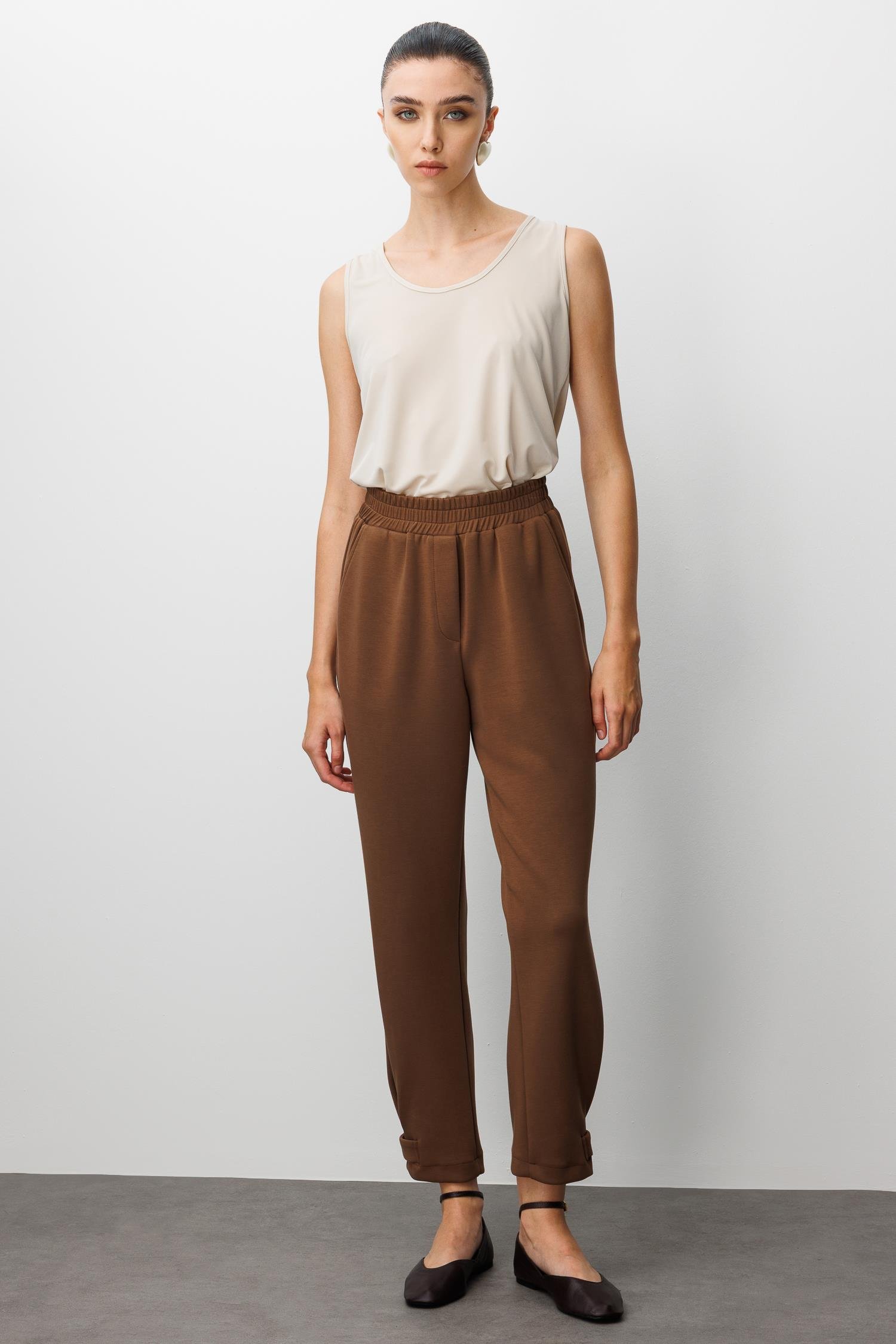 Modailgi  Beli Lastikli Yandan Cepli Paçası Apolet Ve Pile Detaylı Örme Pantolon - 15064 Kahve