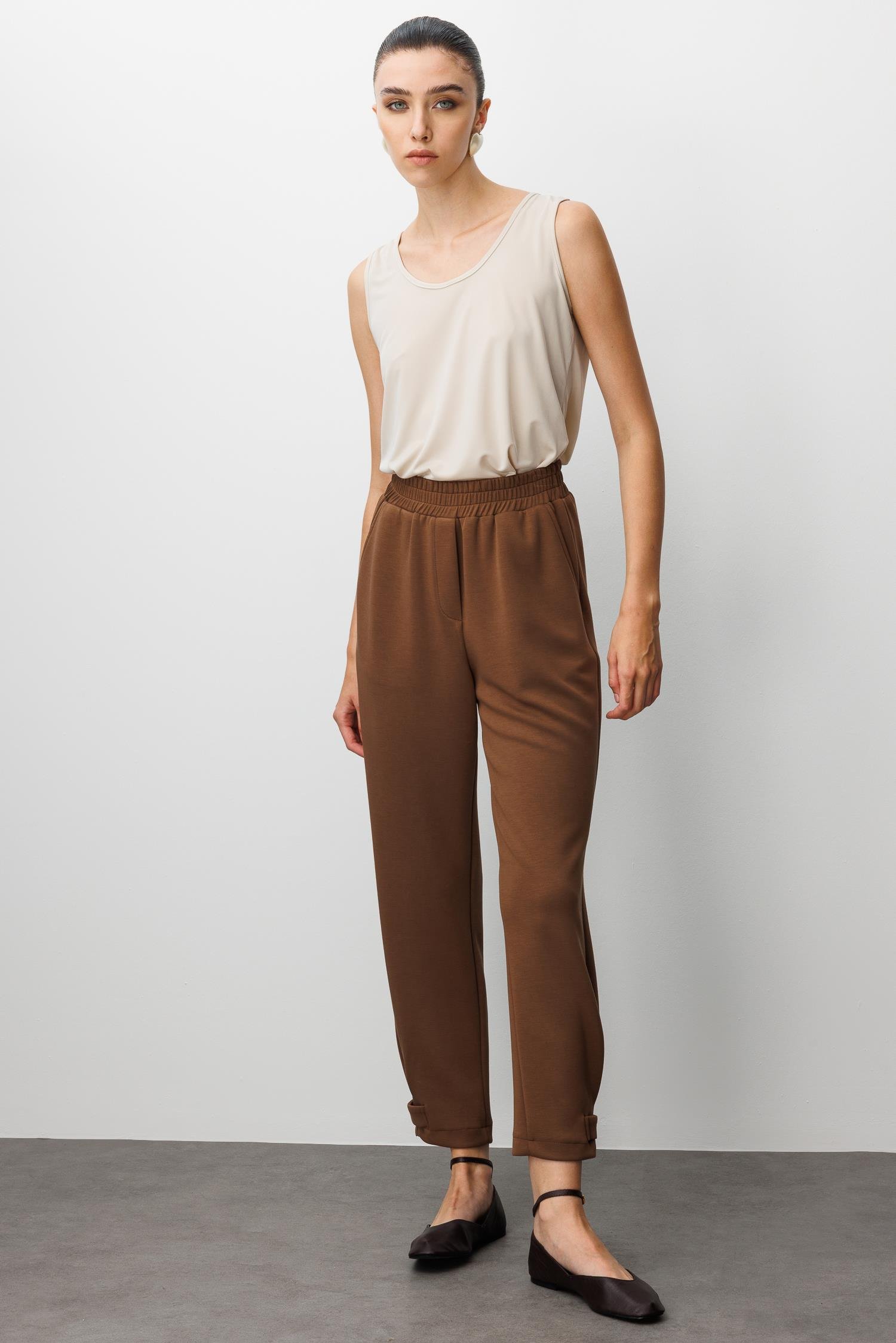 Modailgi  Beli Lastikli Yandan Cepli Paçası Apolet Ve Pile Detaylı Örme Pantolon - 15064 Kahve