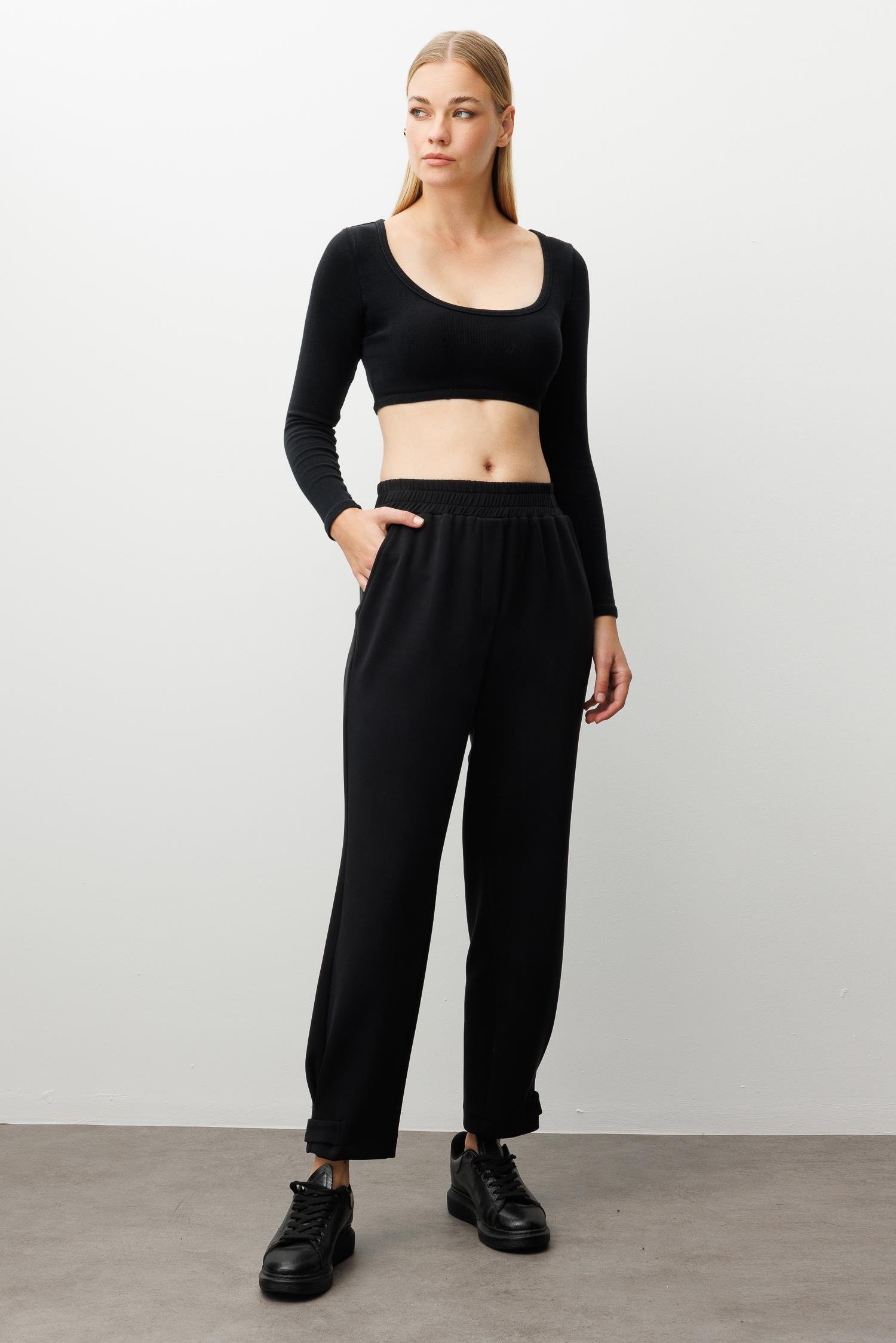 Modailgi  Beli Lastikli Yandan Cepli Paçası Apolet Ve Pile Detaylı Örme Pantolon - 15064 Siyah