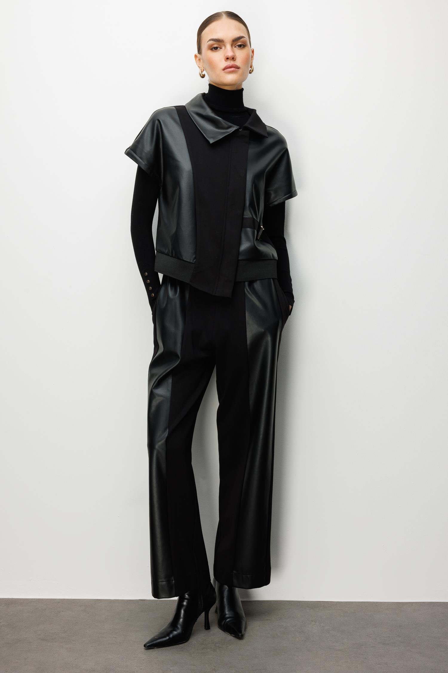 Modailgi  Belinde Tokalı Deri Detaylı Krop Tunik - 40072 Siyah