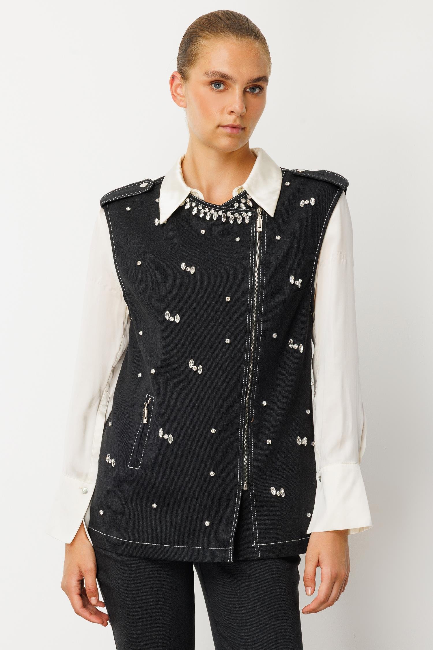 Modailgi  Beyoğlu Taş Detaylı Önü Fermuarlı Omuzları Apoletli Yelek - 47002 Siyah
