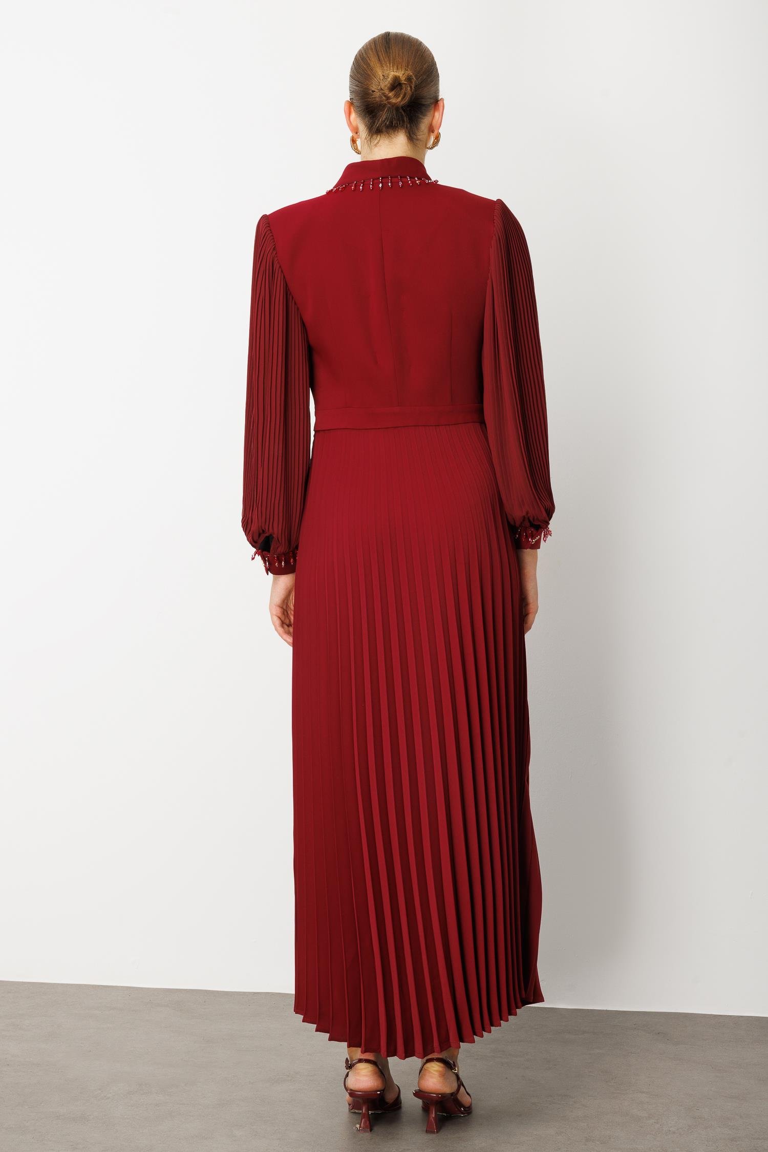 Modailgi  Boncuk Detaylı Piliseli Uzun Elbise Bordo